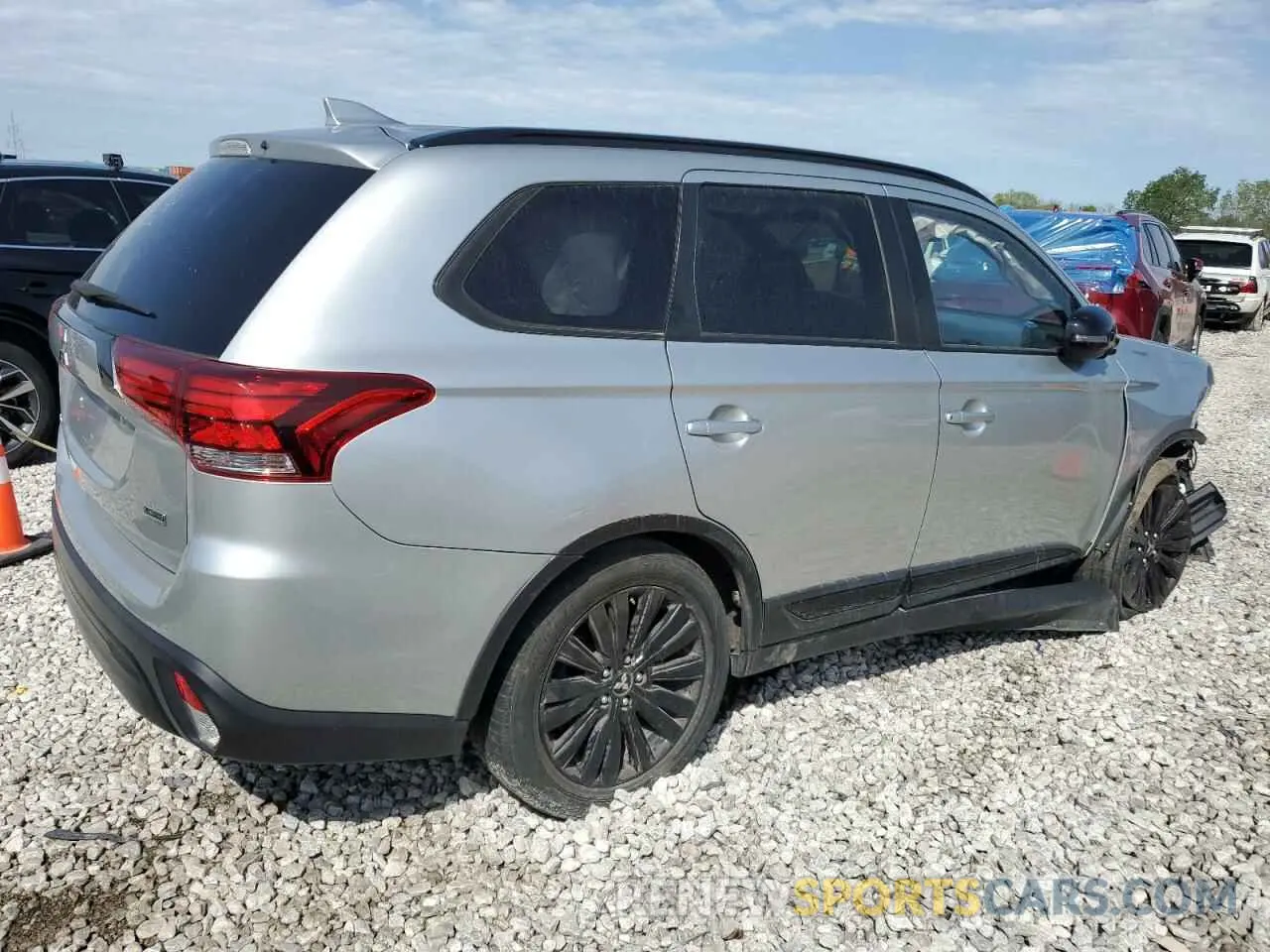 3 fotografías del automóvil dañado JA4AD3A36LZ032741 MITSUBISHI OUTLANDER 2020