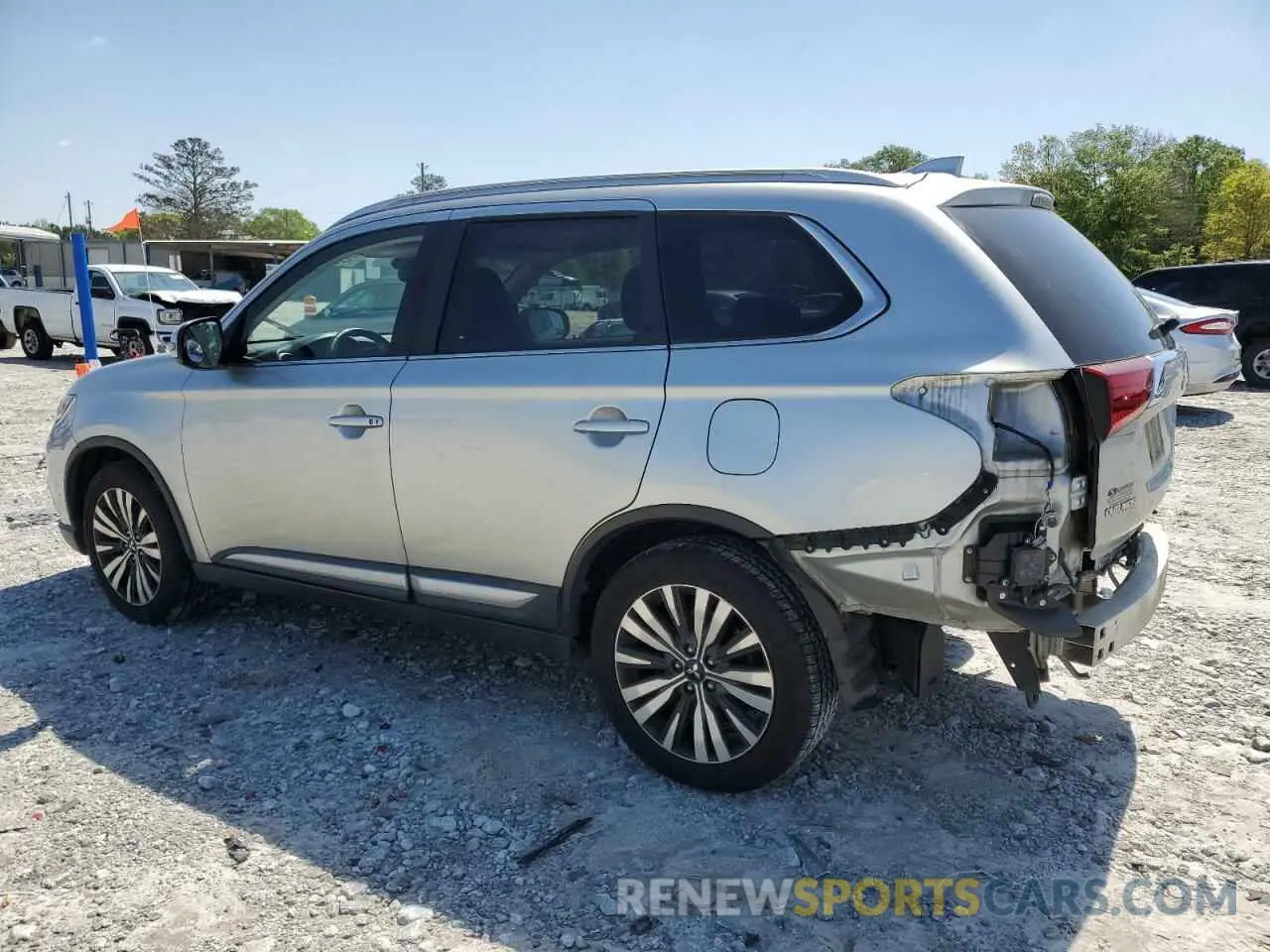 2 fotografías del automóvil dañado JA4AD3A37LZ032294 MITSUBISHI OUTLANDER 2020