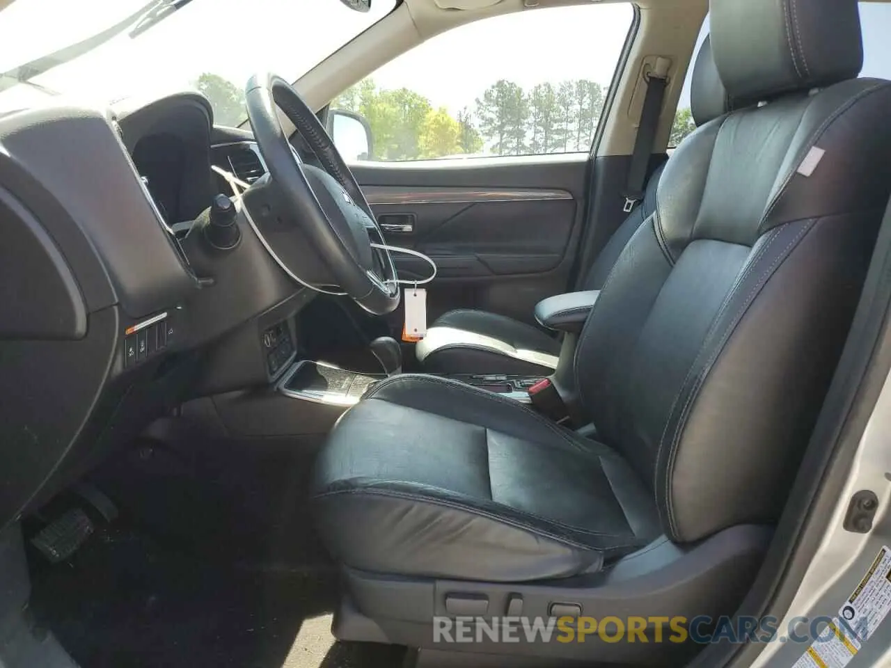 7 fotografías del automóvil dañado JA4AD3A37LZ032294 MITSUBISHI OUTLANDER 2020