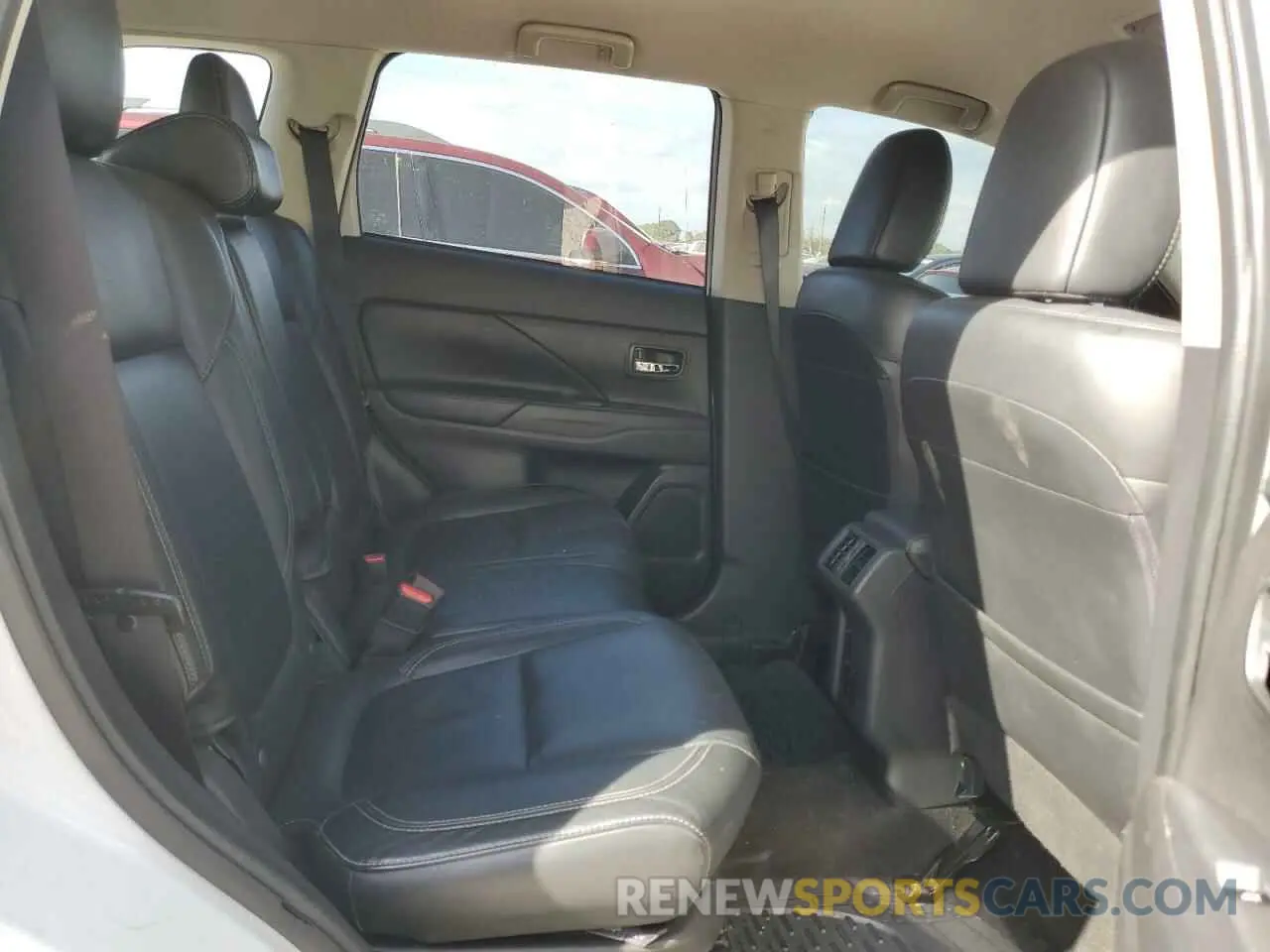 11 fotografías del automóvil dañado JA4AD3A37LZ033221 MITSUBISHI OUTLANDER 2020