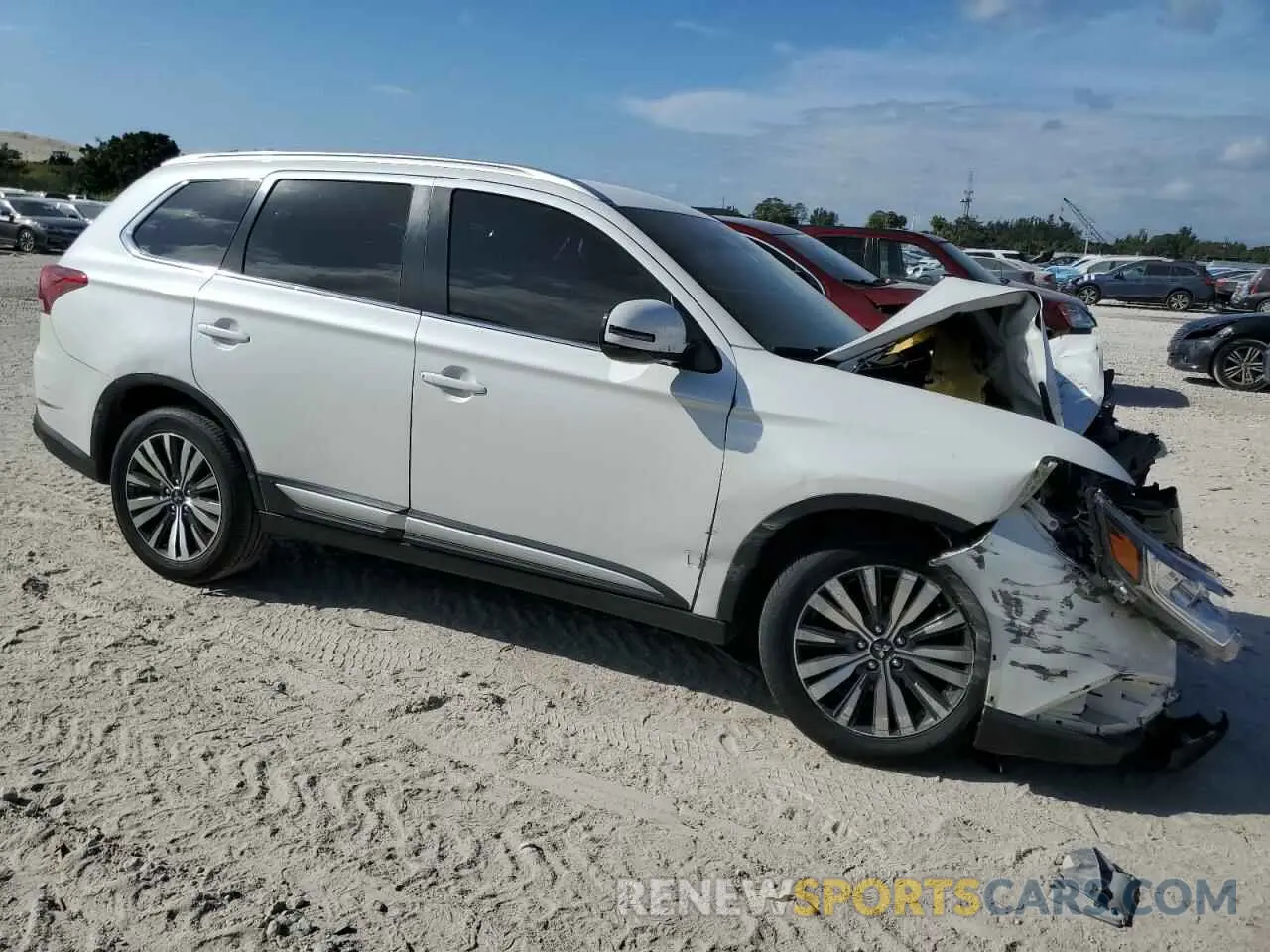 4 fotografías del automóvil dañado JA4AD3A37LZ033221 MITSUBISHI OUTLANDER 2020