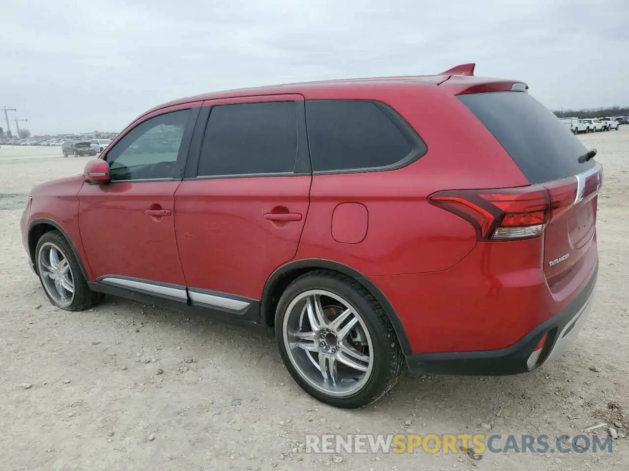 2 fotografías del automóvil dañado JA4AD3A38LZ005329 MITSUBISHI OUTLANDER 2020