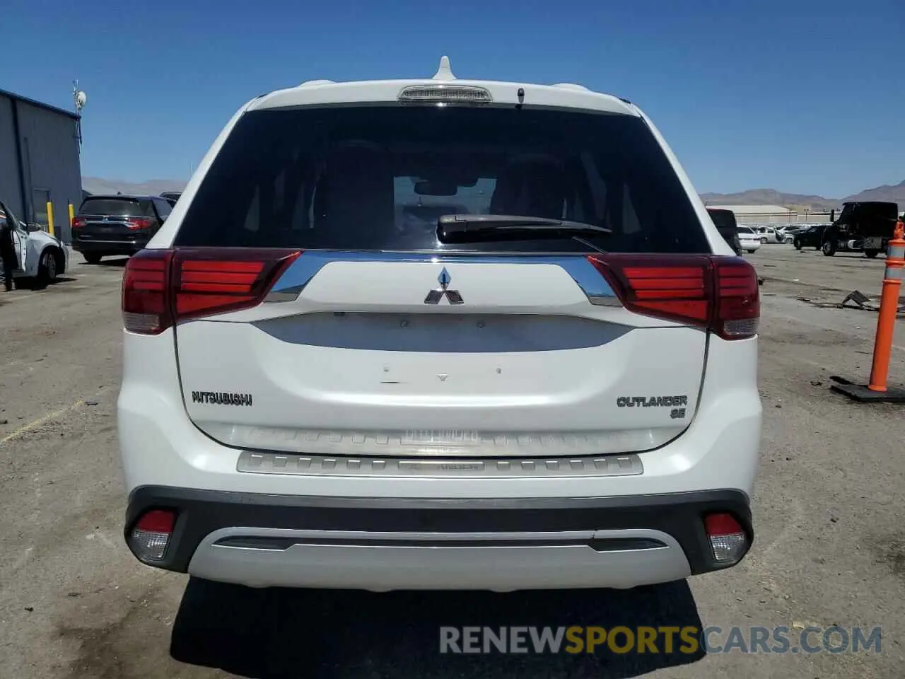 6 fotografías del automóvil dañado JA4AD3A39LZ005372 MITSUBISHI OUTLANDER 2020
