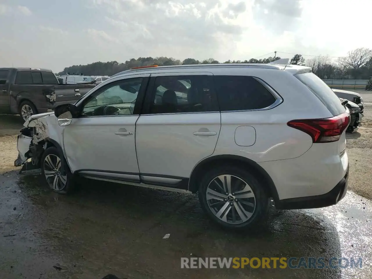 2 fotografías del automóvil dañado JA4AD3A39LZ029381 MITSUBISHI OUTLANDER 2020