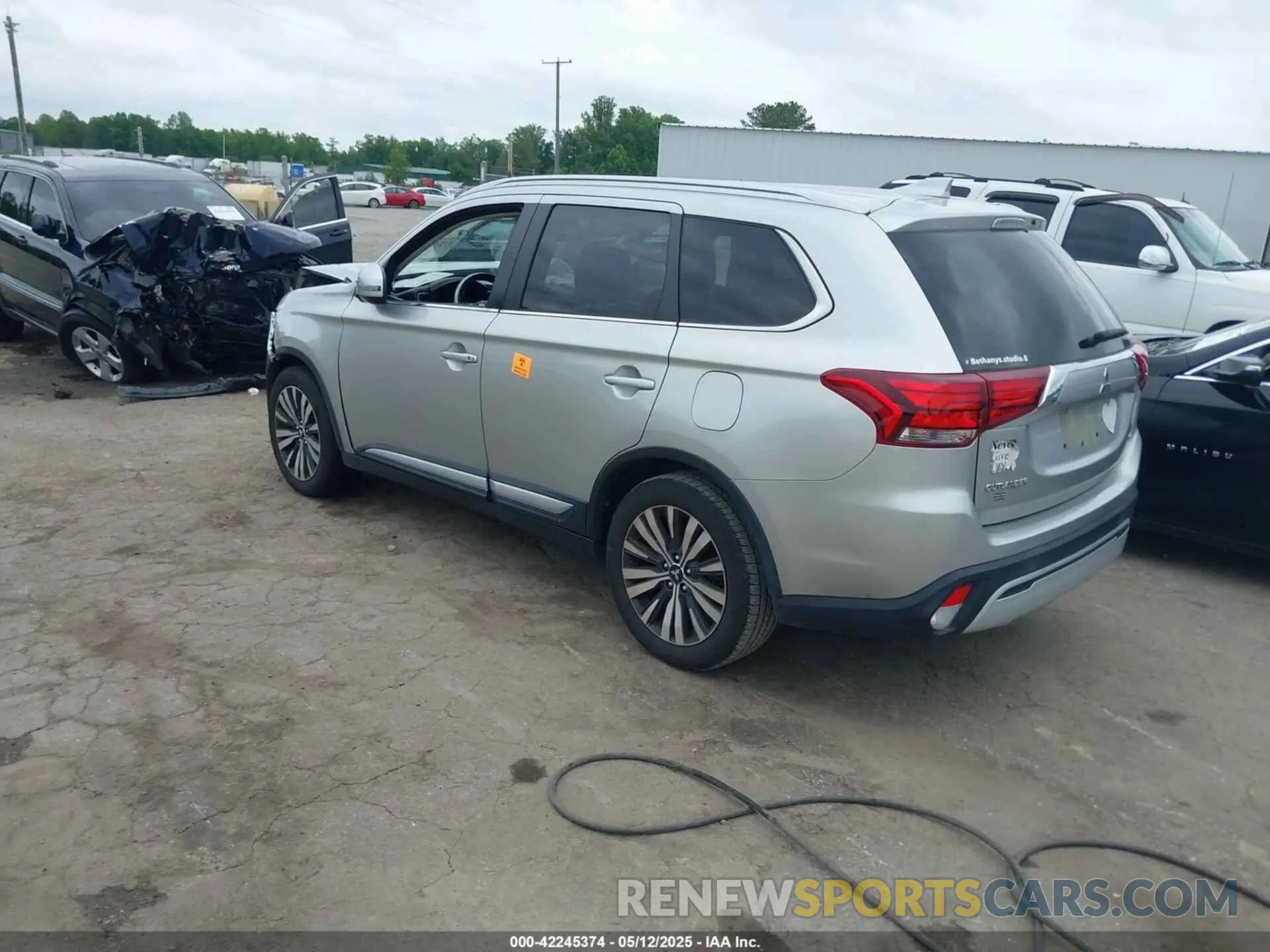 3 fotografías del automóvil dañado JA4AD3A39LZ034015 MITSUBISHI OUTLANDER 2020