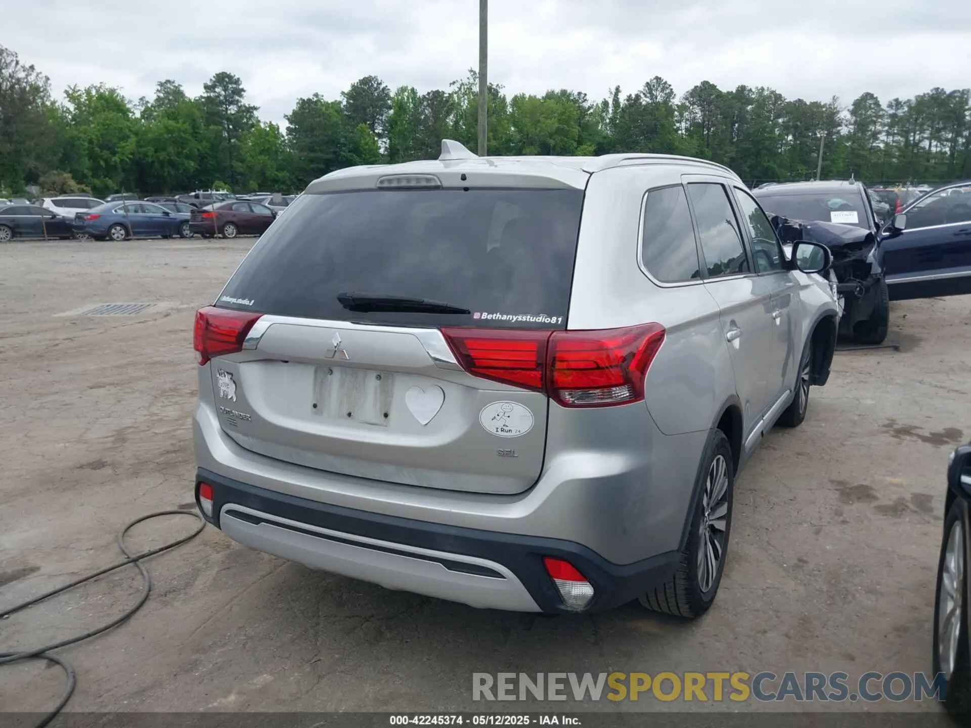 4 fotografías del automóvil dañado JA4AD3A39LZ034015 MITSUBISHI OUTLANDER 2020