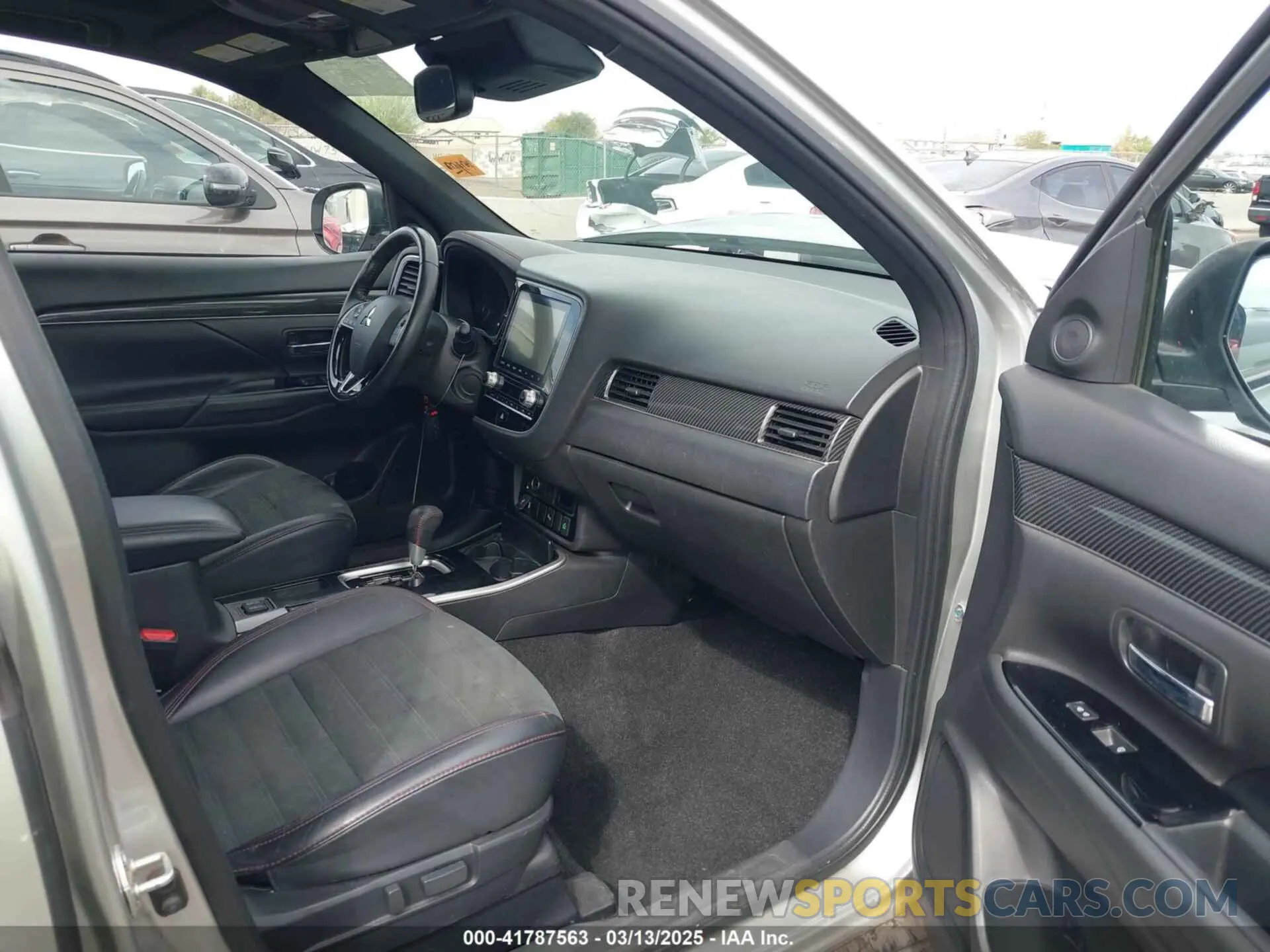5 fotografías del automóvil dañado JA4AD3A39LZ035147 MITSUBISHI OUTLANDER 2020