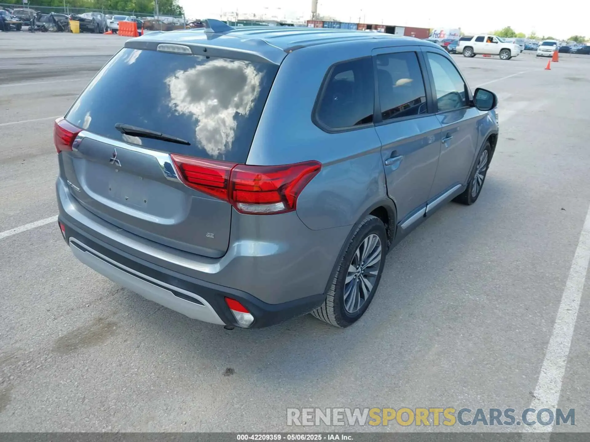 4 fotografías del automóvil dañado JA4AD3A3XLZ006238 MITSUBISHI OUTLANDER 2020