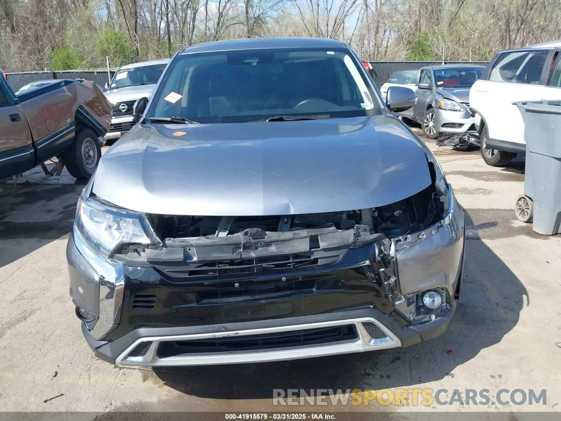 12 fotografías del automóvil dañado JA4AD3A3XLZ024187 MITSUBISHI OUTLANDER 2020