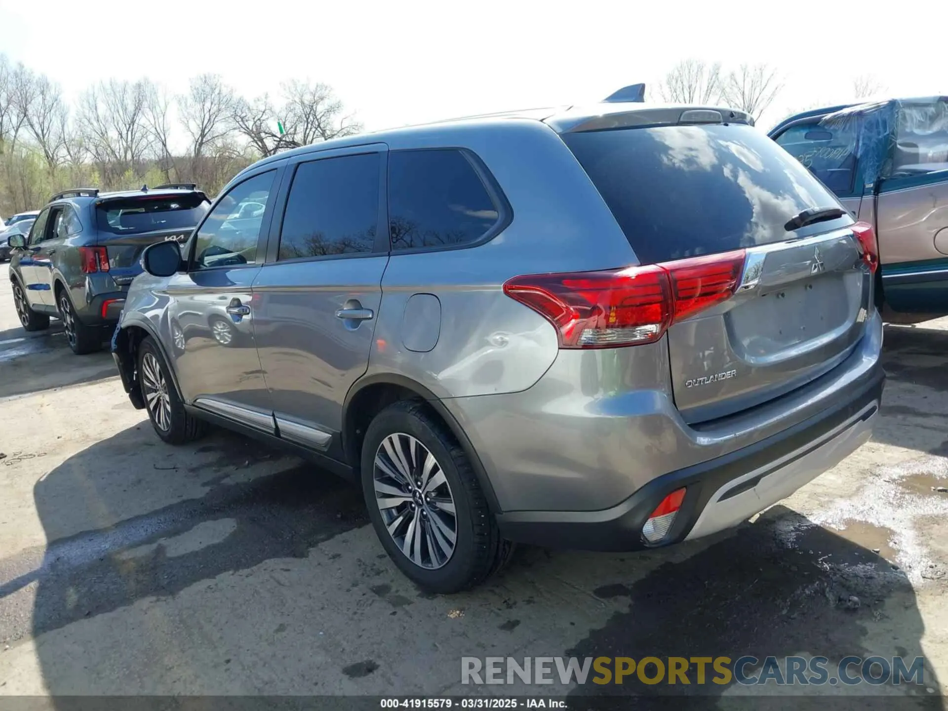 3 fotografías del automóvil dañado JA4AD3A3XLZ024187 MITSUBISHI OUTLANDER 2020