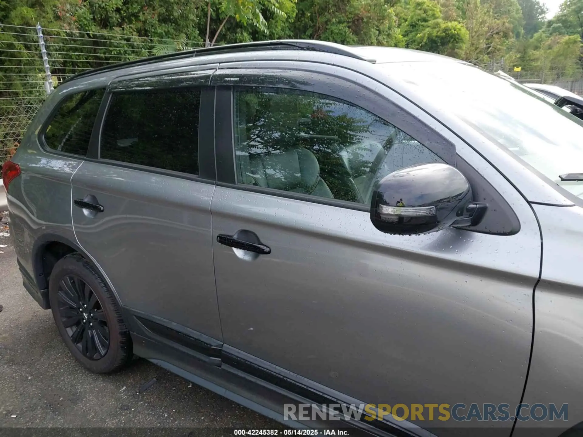 13 fotografías del automóvil dañado JA4AD3A3XLZ024478 MITSUBISHI OUTLANDER 2020