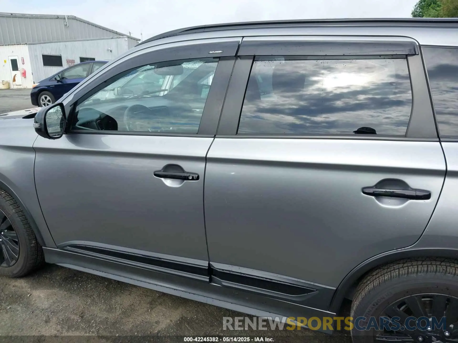 14 fotografías del automóvil dañado JA4AD3A3XLZ024478 MITSUBISHI OUTLANDER 2020