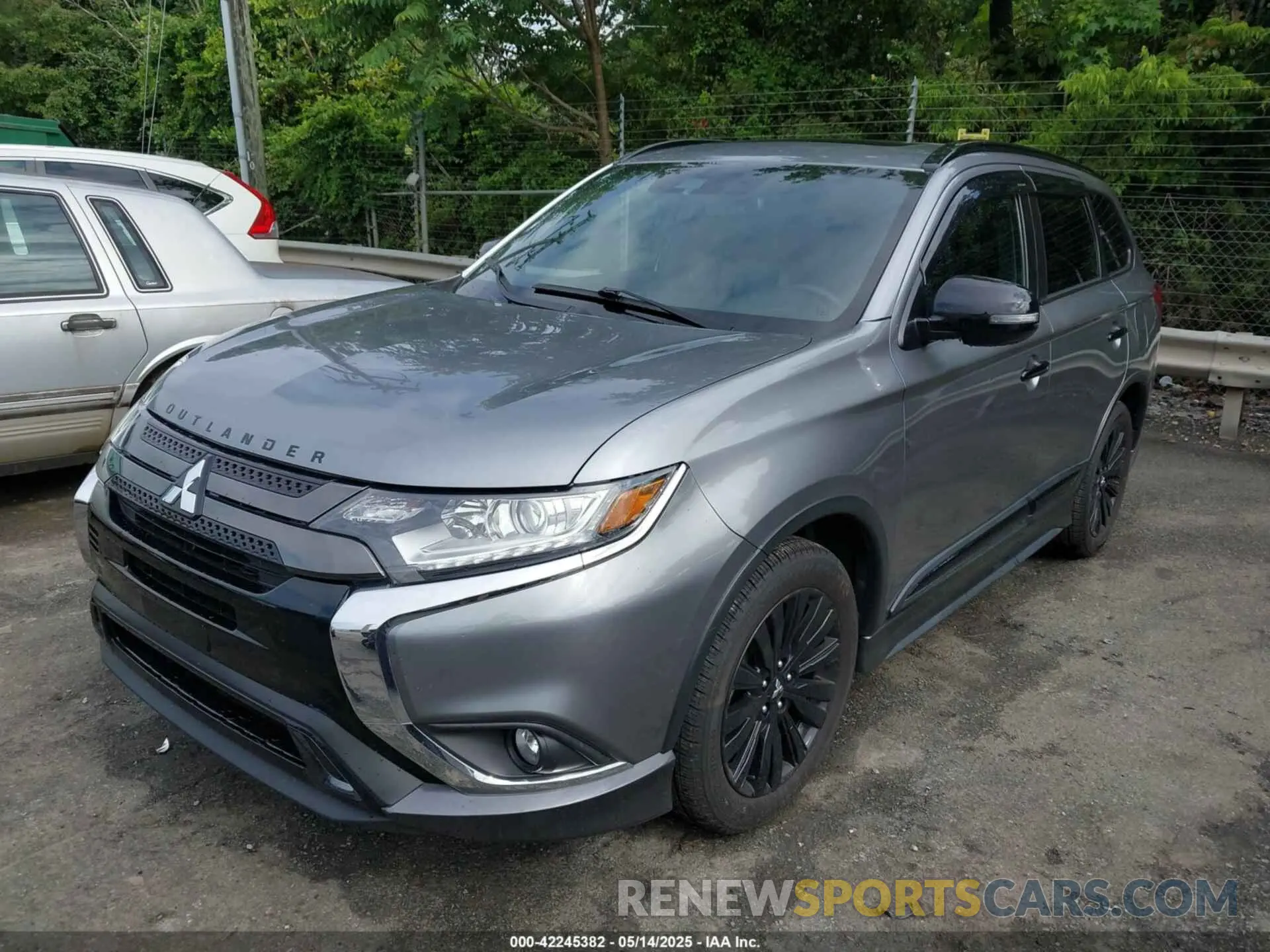 2 fotografías del automóvil dañado JA4AD3A3XLZ024478 MITSUBISHI OUTLANDER 2020