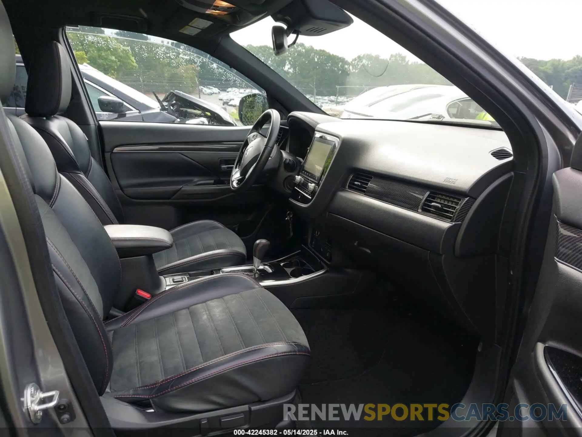 5 fotografías del automóvil dañado JA4AD3A3XLZ024478 MITSUBISHI OUTLANDER 2020