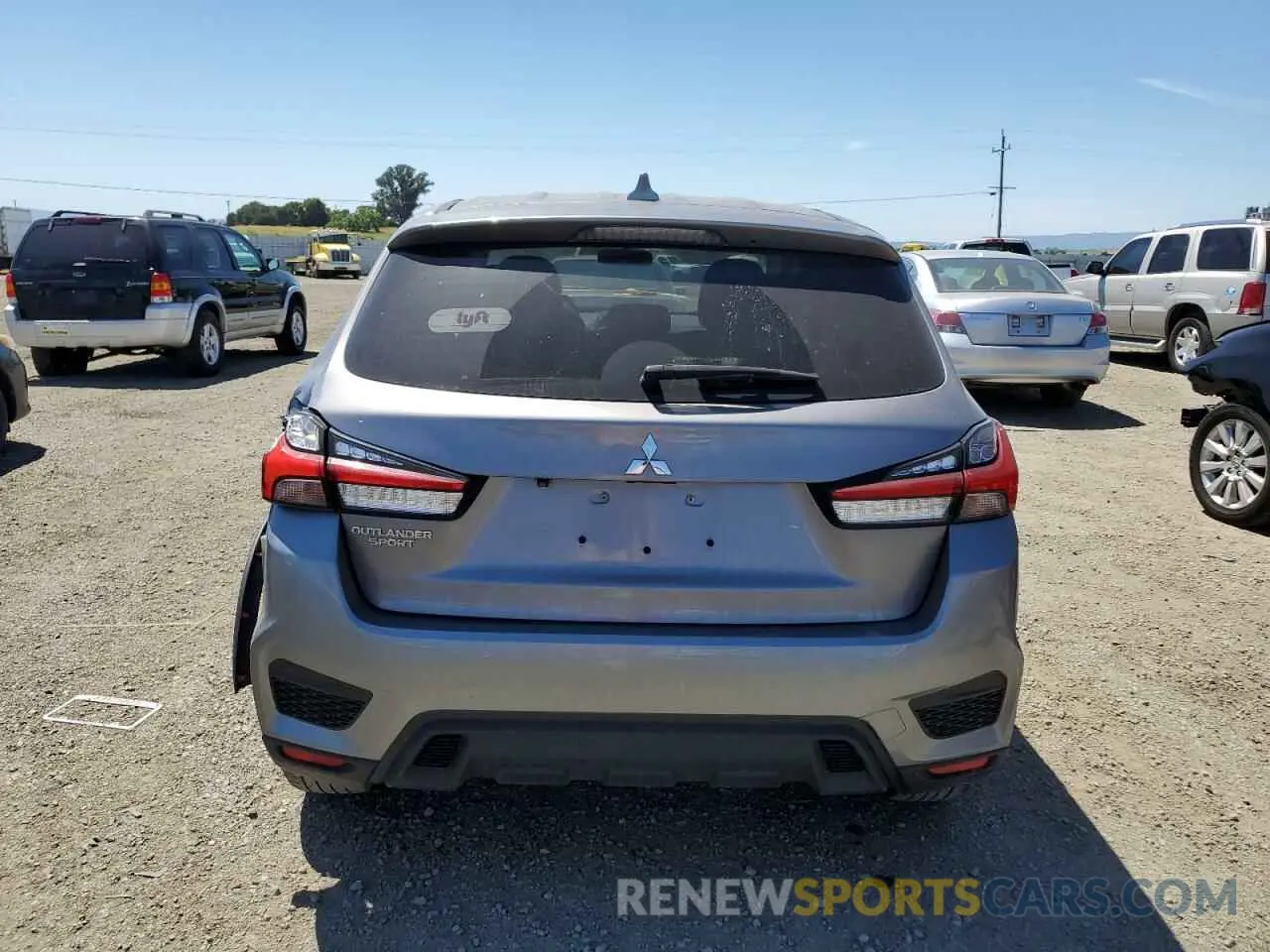 6 fotografías del automóvil dañado JA4AP3AU1LU010174 MITSUBISHI OUTLANDER 2020