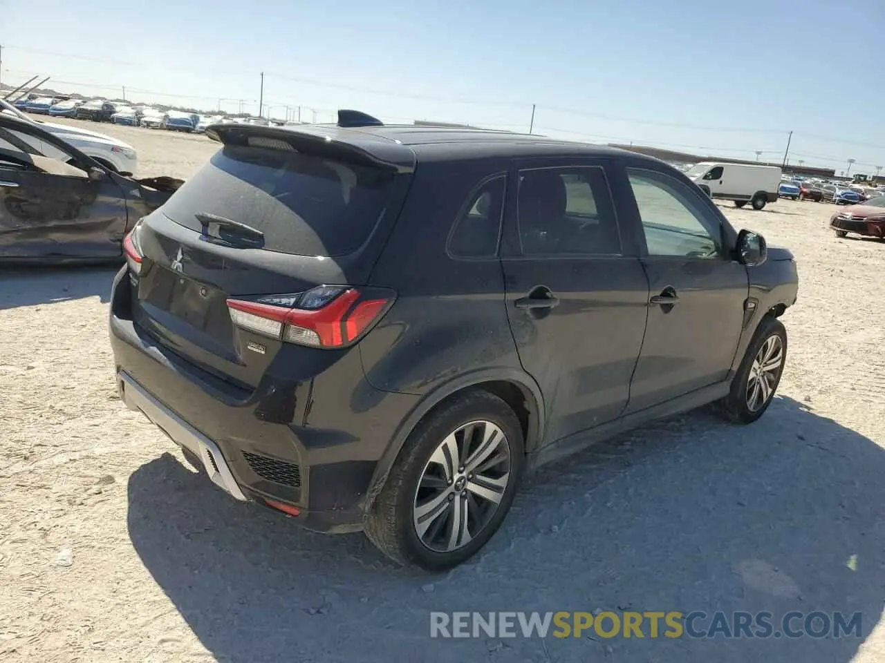3 fotografías del automóvil dañado JA4AP3AU5LU006290 MITSUBISHI OUTLANDER 2020