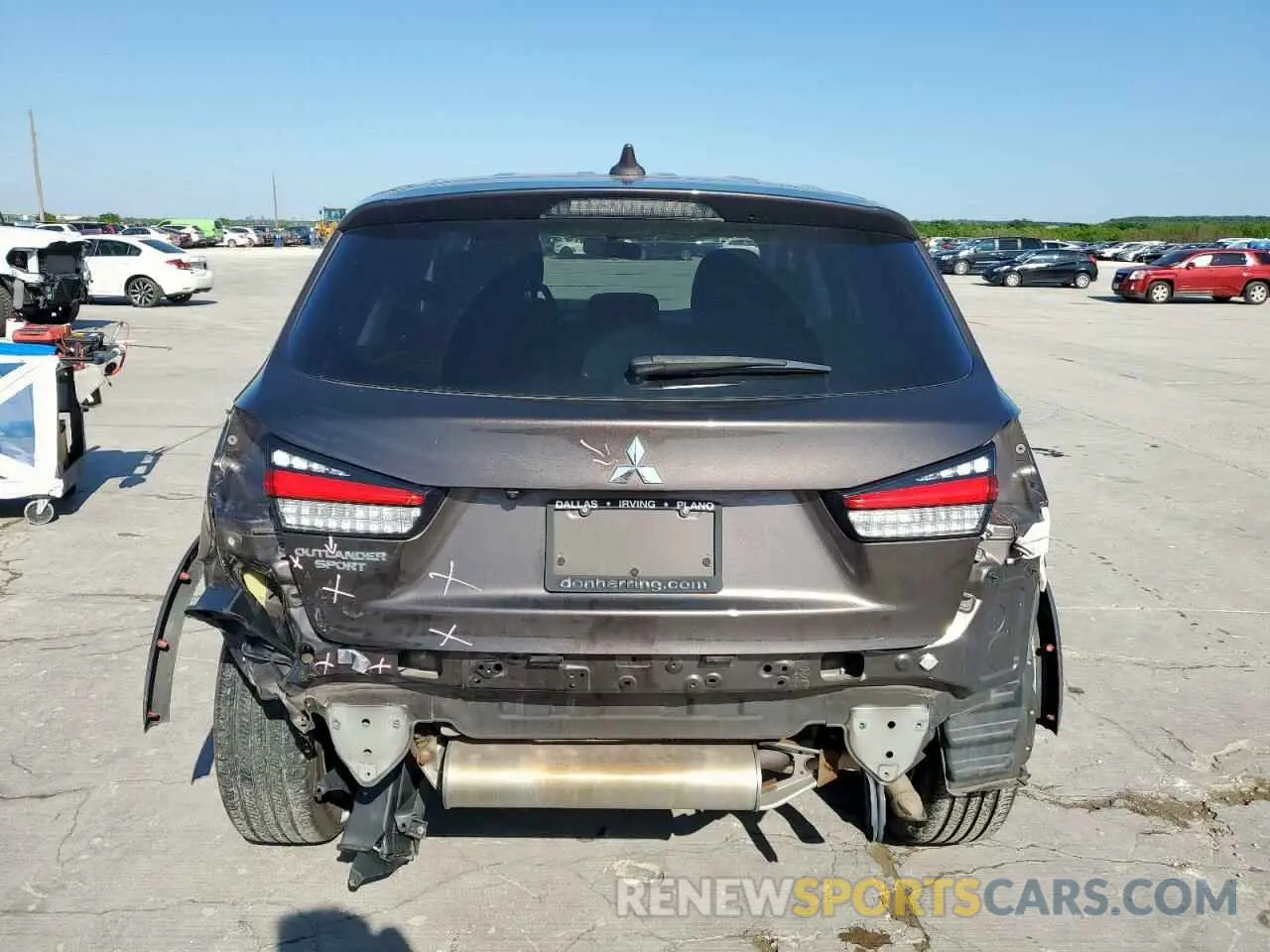 6 fotografías del automóvil dañado JA4AP3AU6LU011742 MITSUBISHI OUTLANDER 2020