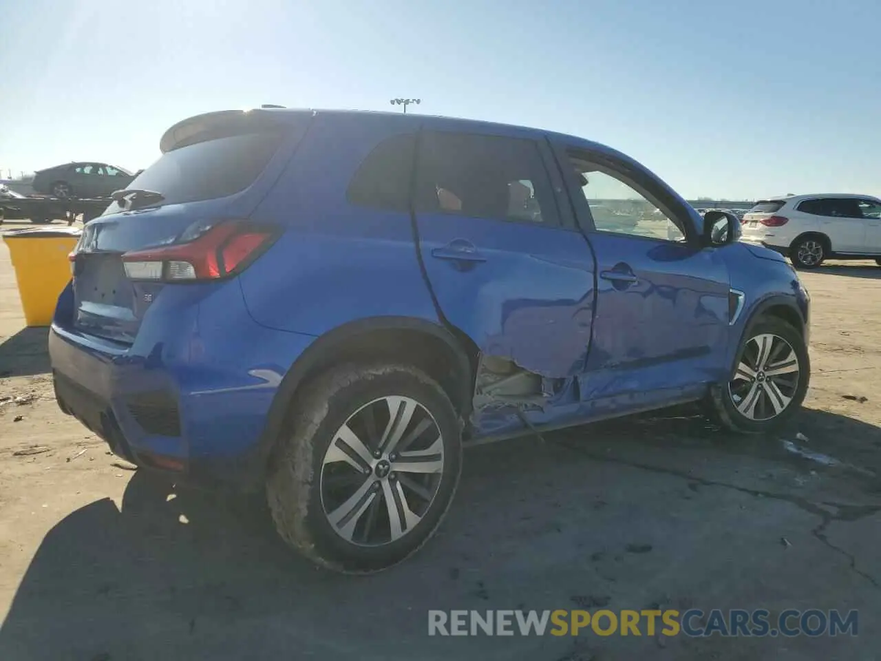 3 fotografías del automóvil dañado JA4AR3AU2LU023817 MITSUBISHI OUTLANDER 2020