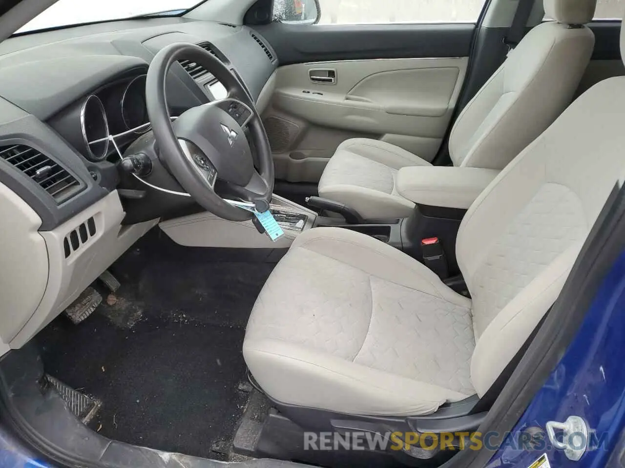 7 fotografías del automóvil dañado JA4AR3AU3LU002118 MITSUBISHI OUTLANDER 2020