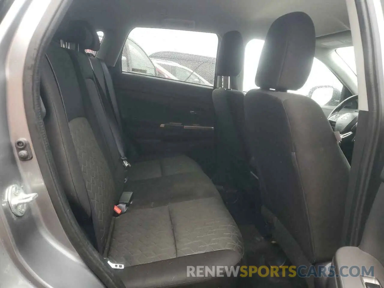 11 fotografías del automóvil dañado JA4AR3AU5LU014240 MITSUBISHI OUTLANDER 2020
