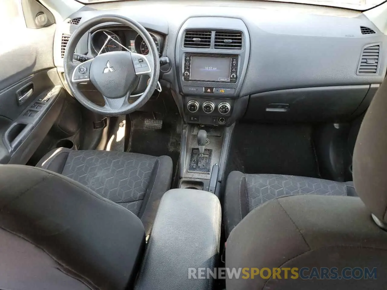 8 fotografías del automóvil dañado JA4AR3AUXLU026755 MITSUBISHI OUTLANDER 2020