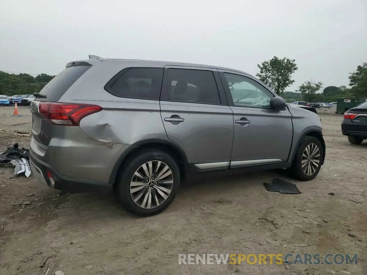3 fotografías del automóvil dañado JA4AZ3A30LZ015158 MITSUBISHI OUTLANDER 2020