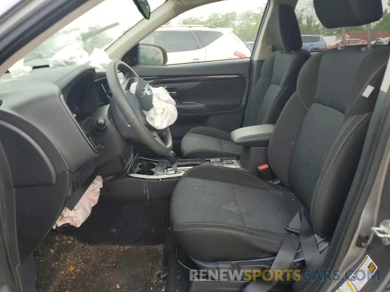 7 fotografías del automóvil dañado JA4AZ3A30LZ015158 MITSUBISHI OUTLANDER 2020