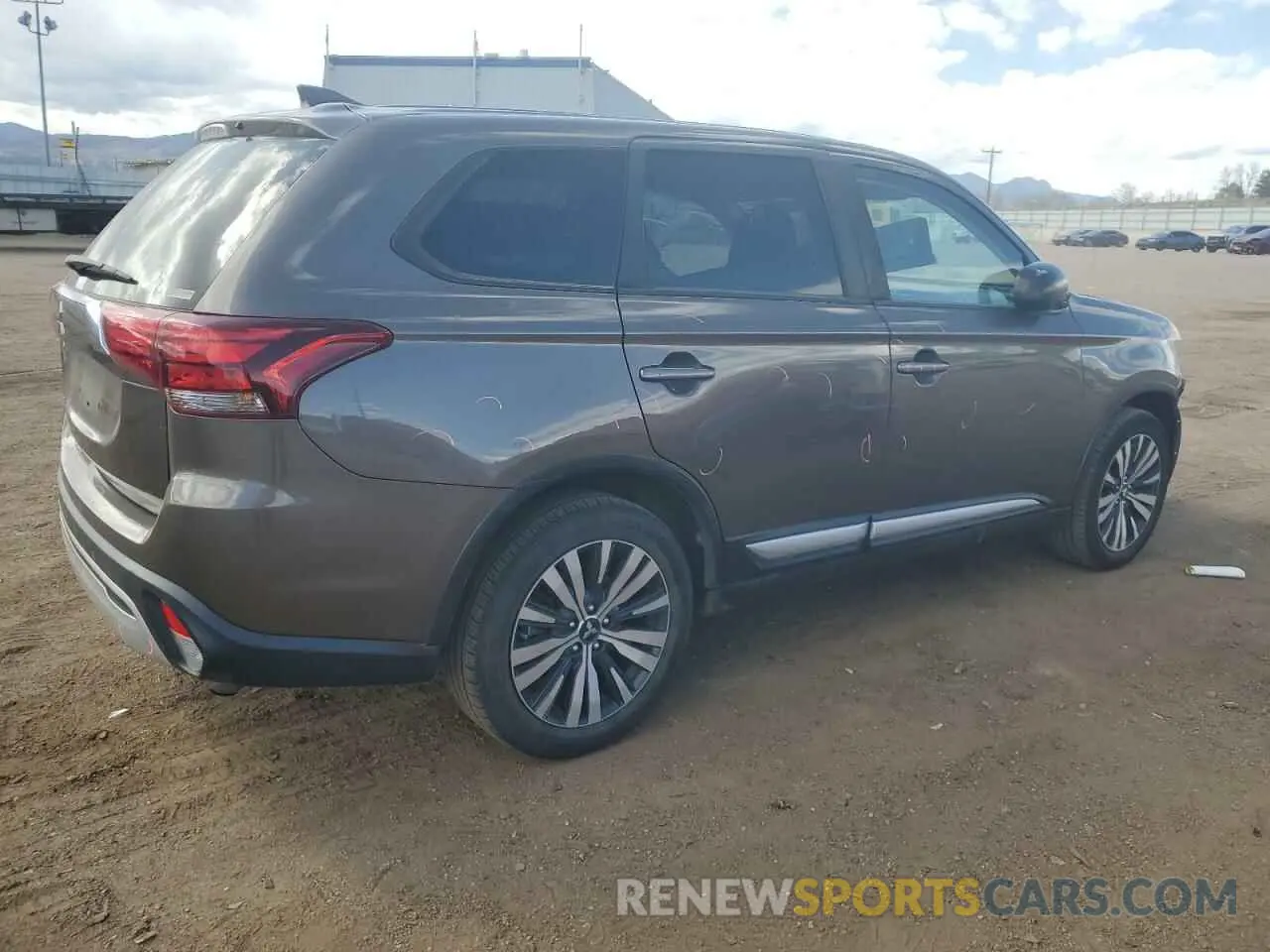 3 fotografías del automóvil dañado JA4AZ3A30LZ018318 MITSUBISHI OUTLANDER 2020