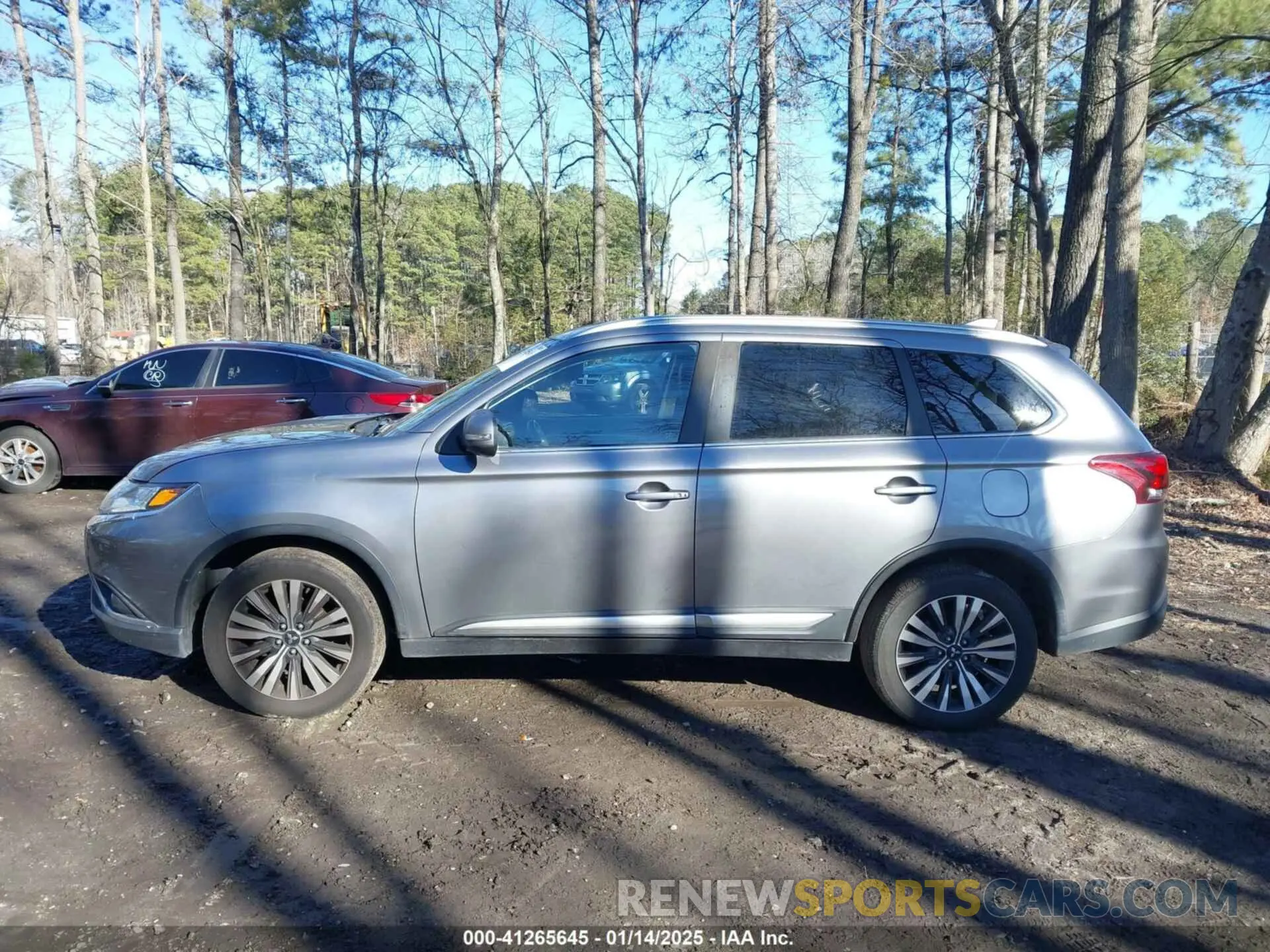 15 fotografías del automóvil dañado JA4AZ3A31LZ041204 MITSUBISHI OUTLANDER 2020