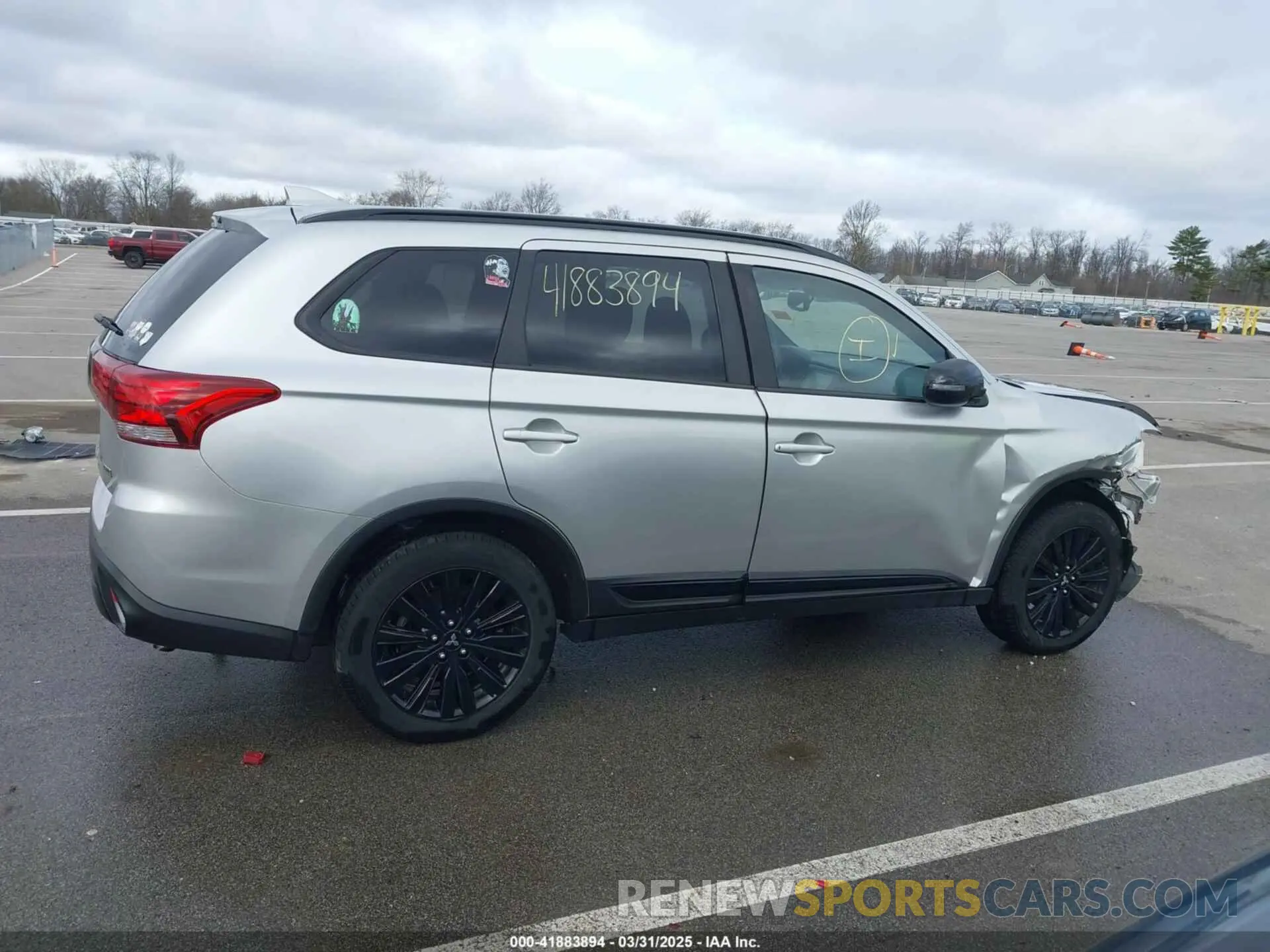 13 fotografías del automóvil dañado JA4AZ3A31LZ046189 MITSUBISHI OUTLANDER 2020