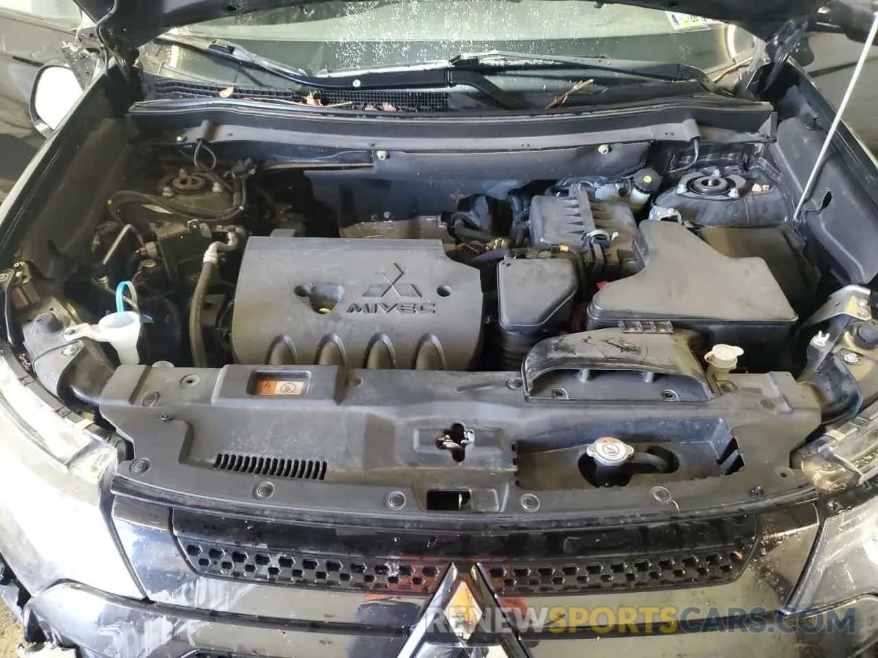 12 fotografías del automóvil dañado JA4AZ3A32LZ032401 MITSUBISHI OUTLANDER 2020