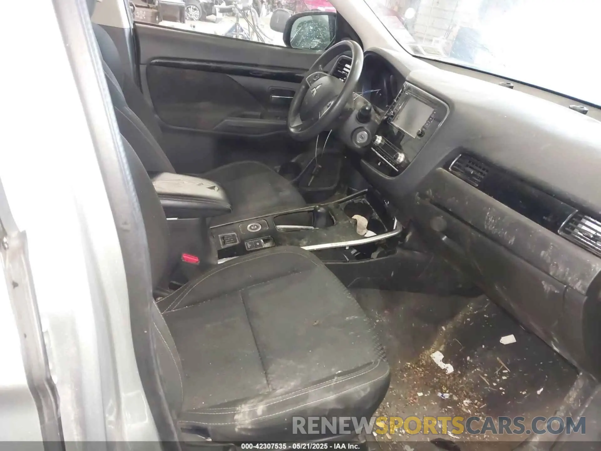 5 fotografías del automóvil dañado JA4AZ3A32LZ045956 MITSUBISHI OUTLANDER 2020