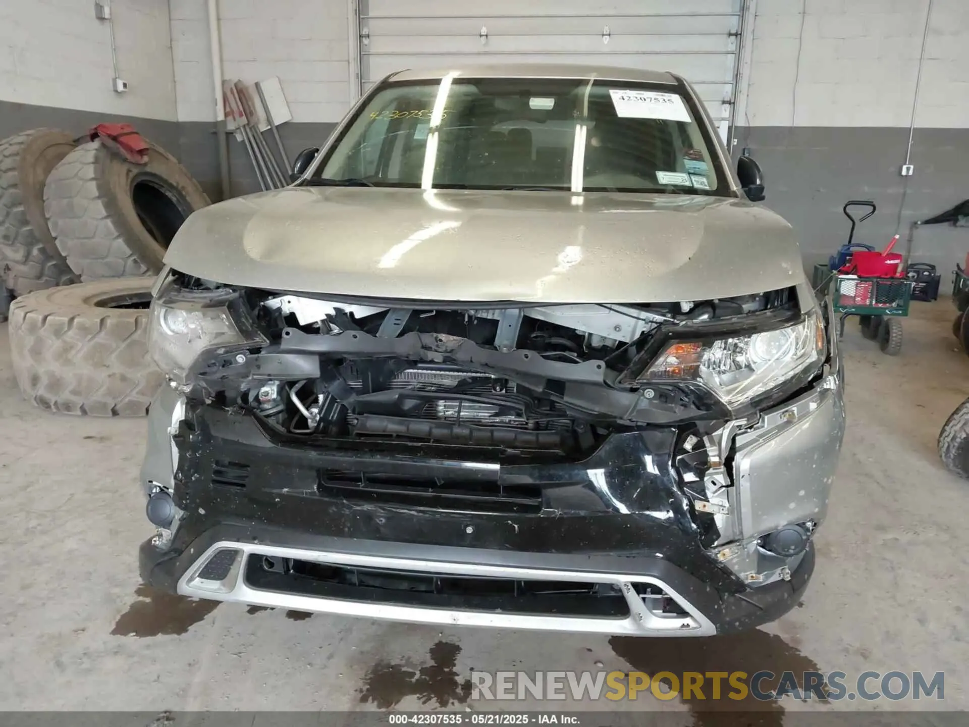 6 fotografías del automóvil dañado JA4AZ3A32LZ045956 MITSUBISHI OUTLANDER 2020