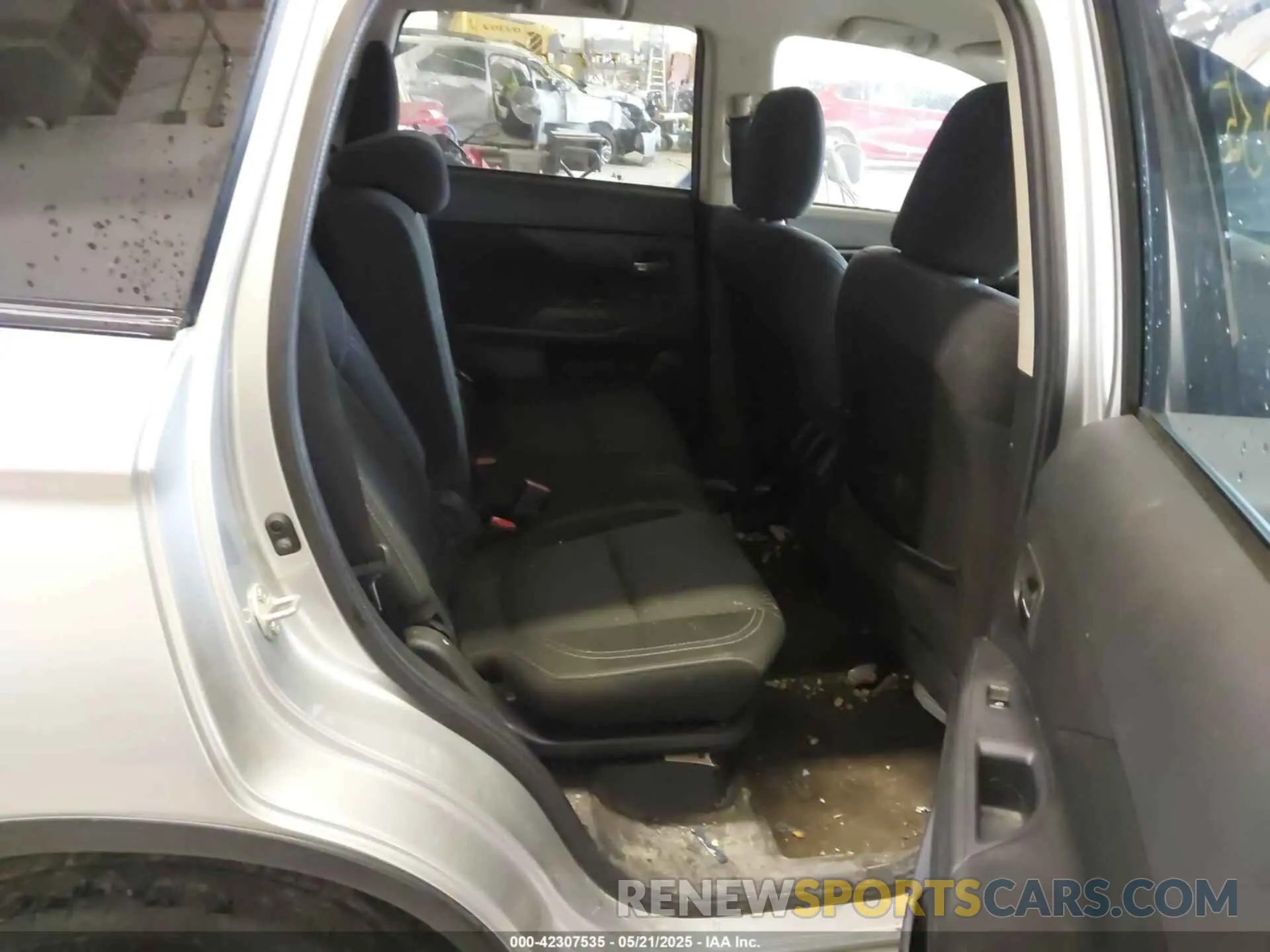 8 fotografías del automóvil dañado JA4AZ3A32LZ045956 MITSUBISHI OUTLANDER 2020