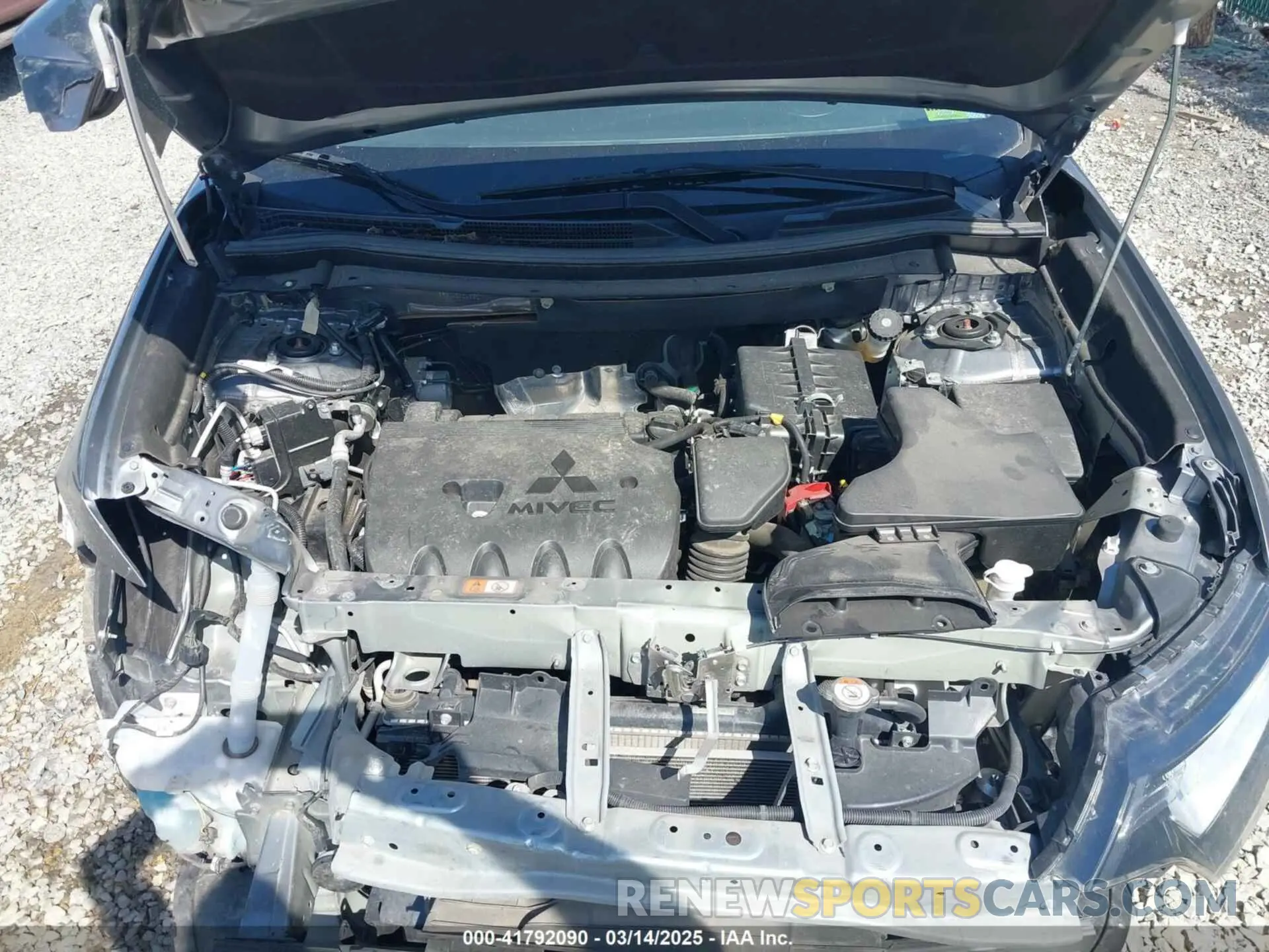 10 fotografías del automóvil dañado JA4AZ3A33LZ026557 MITSUBISHI OUTLANDER 2020