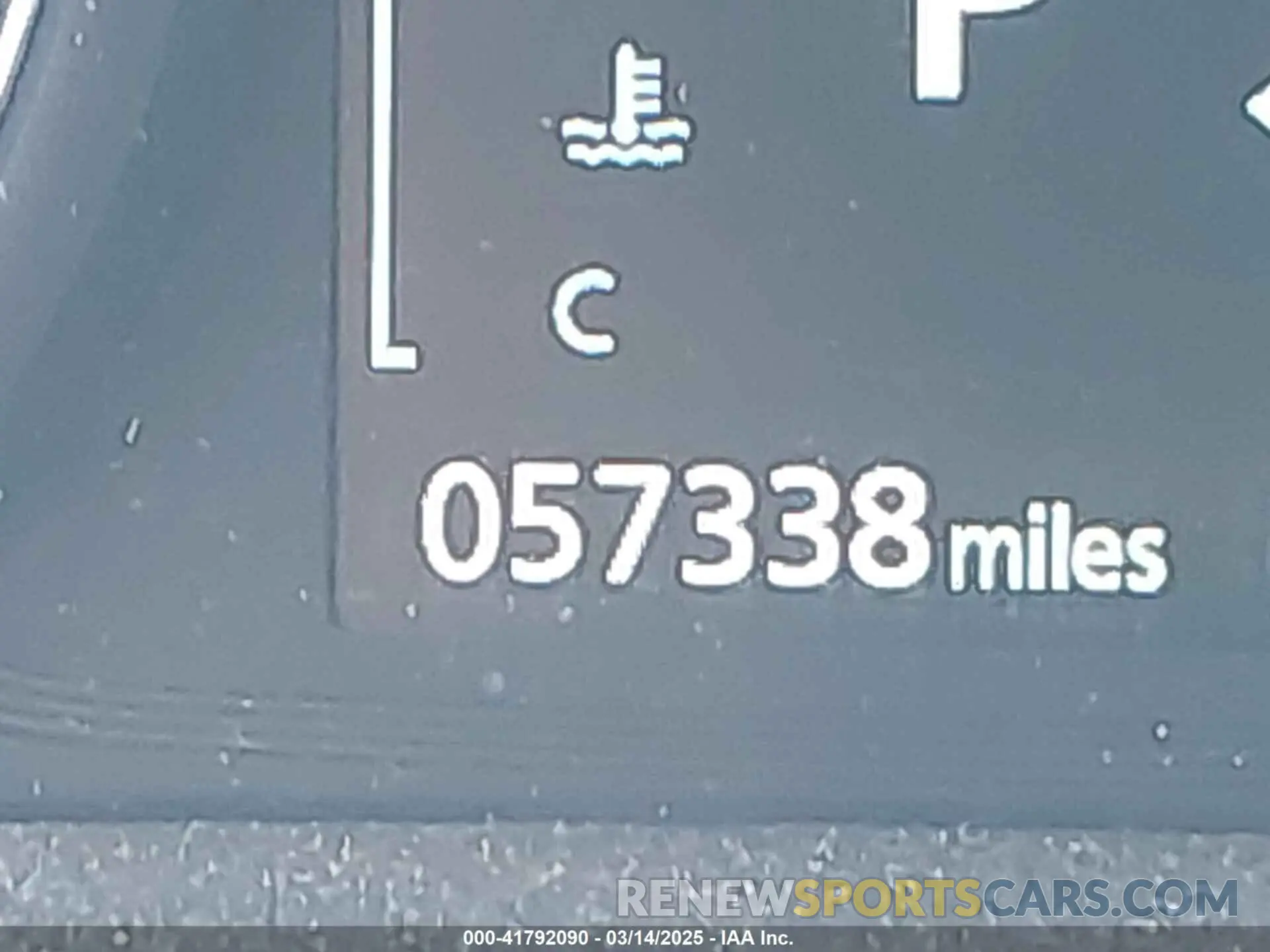 16 fotografías del automóvil dañado JA4AZ3A33LZ026557 MITSUBISHI OUTLANDER 2020