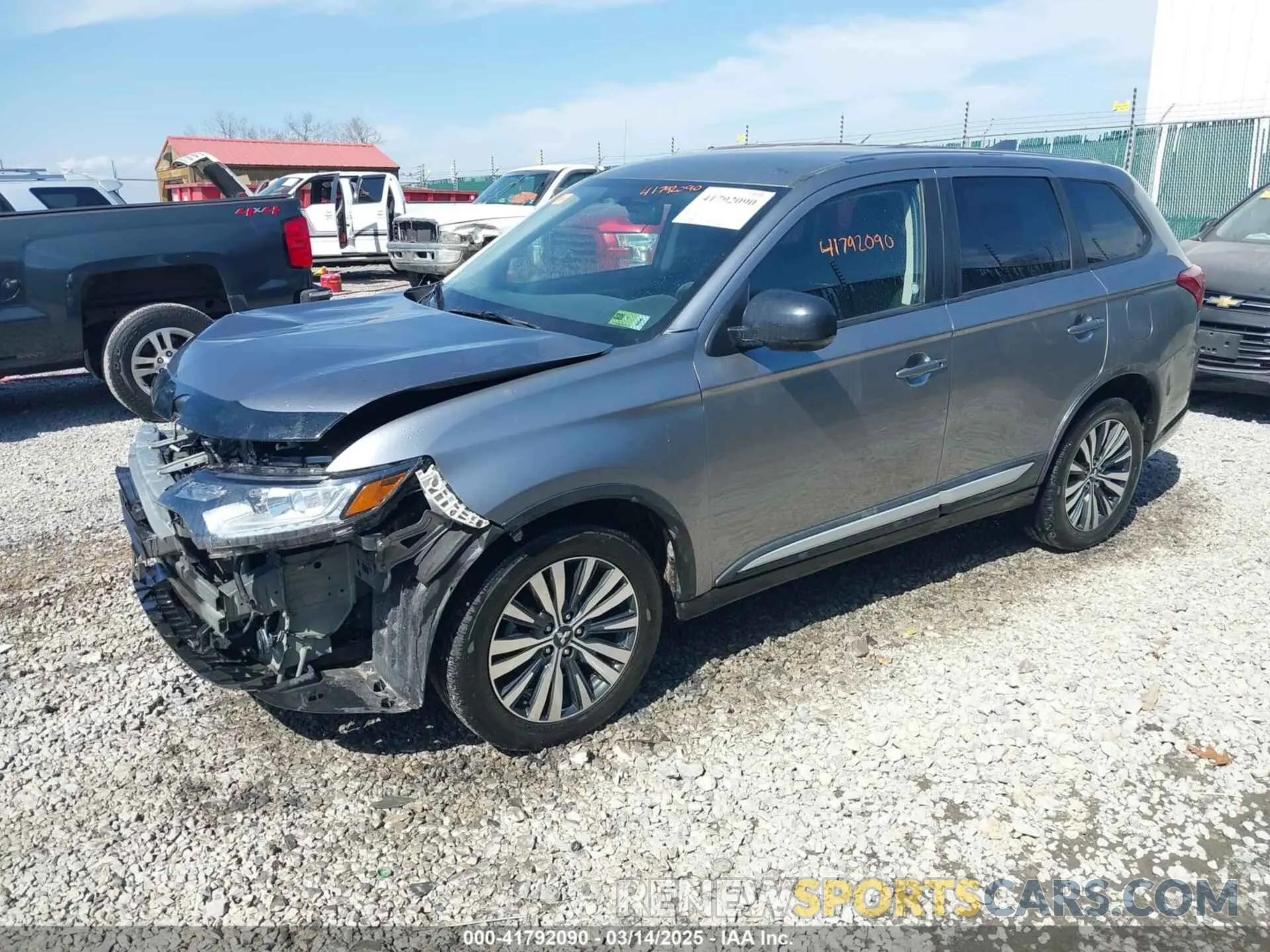 2 fotografías del automóvil dañado JA4AZ3A33LZ026557 MITSUBISHI OUTLANDER 2020