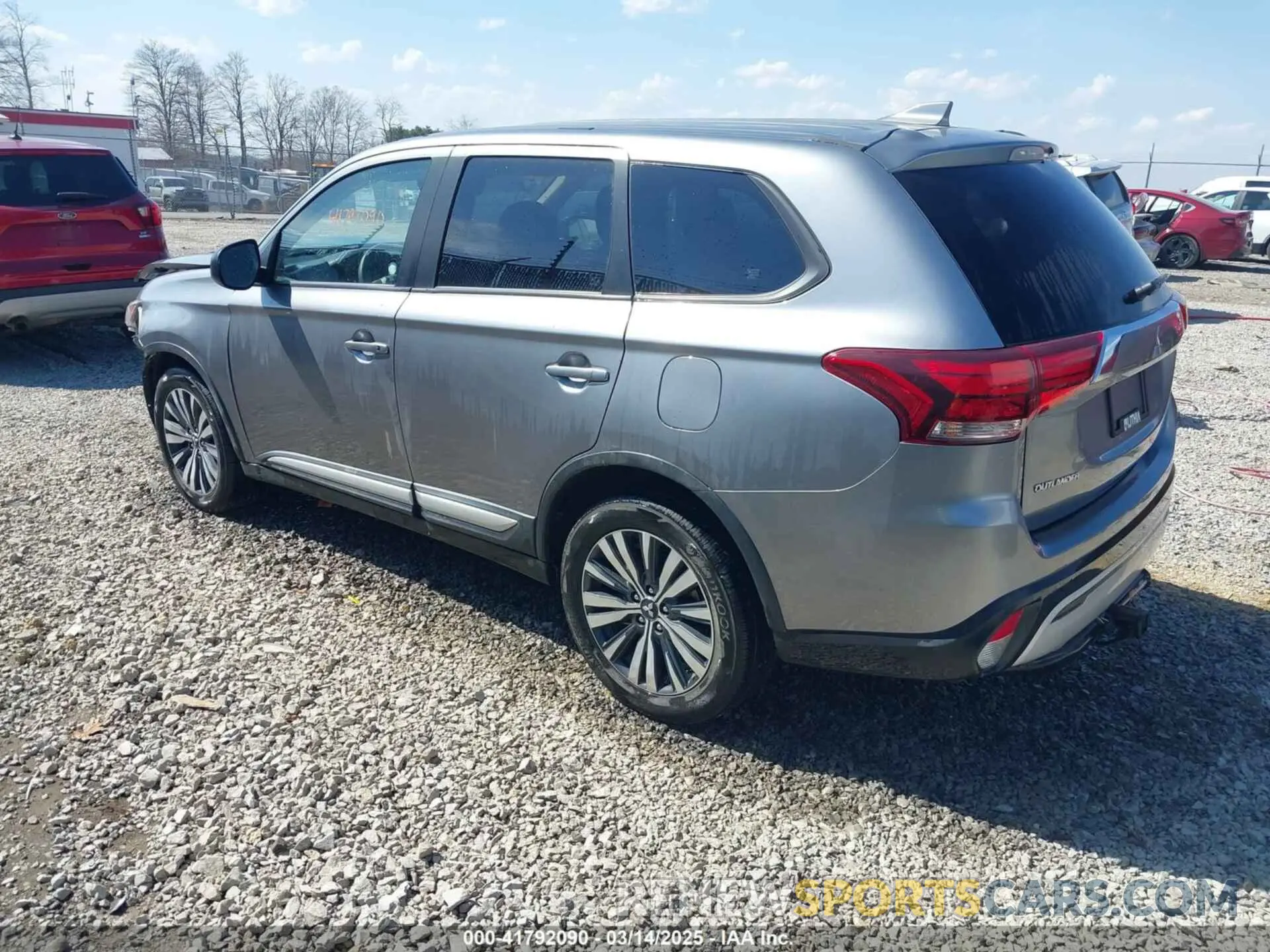 3 fotografías del automóvil dañado JA4AZ3A33LZ026557 MITSUBISHI OUTLANDER 2020