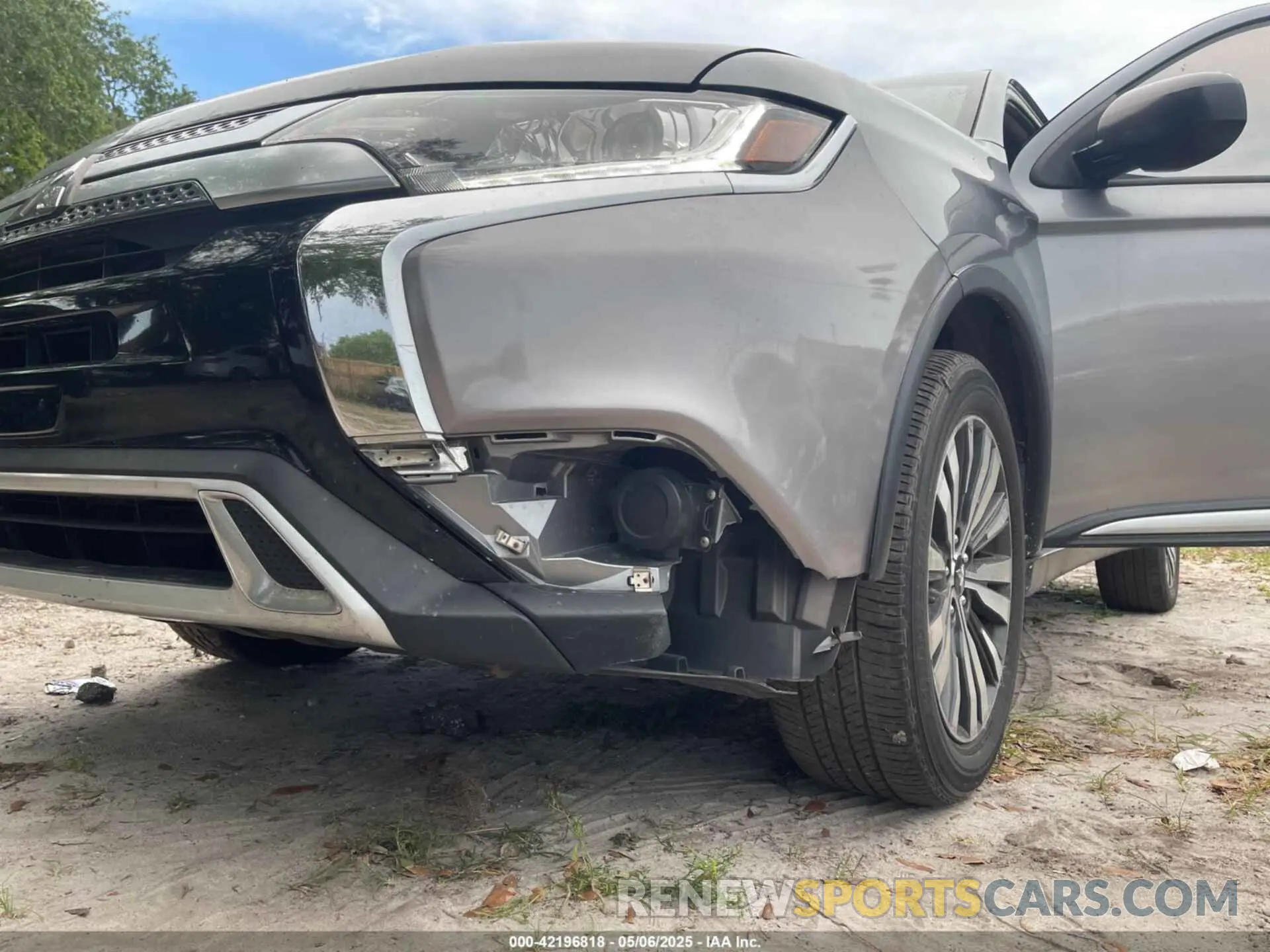 6 fotografías del automóvil dañado JA4AZ3A33LZ026770 MITSUBISHI OUTLANDER 2020