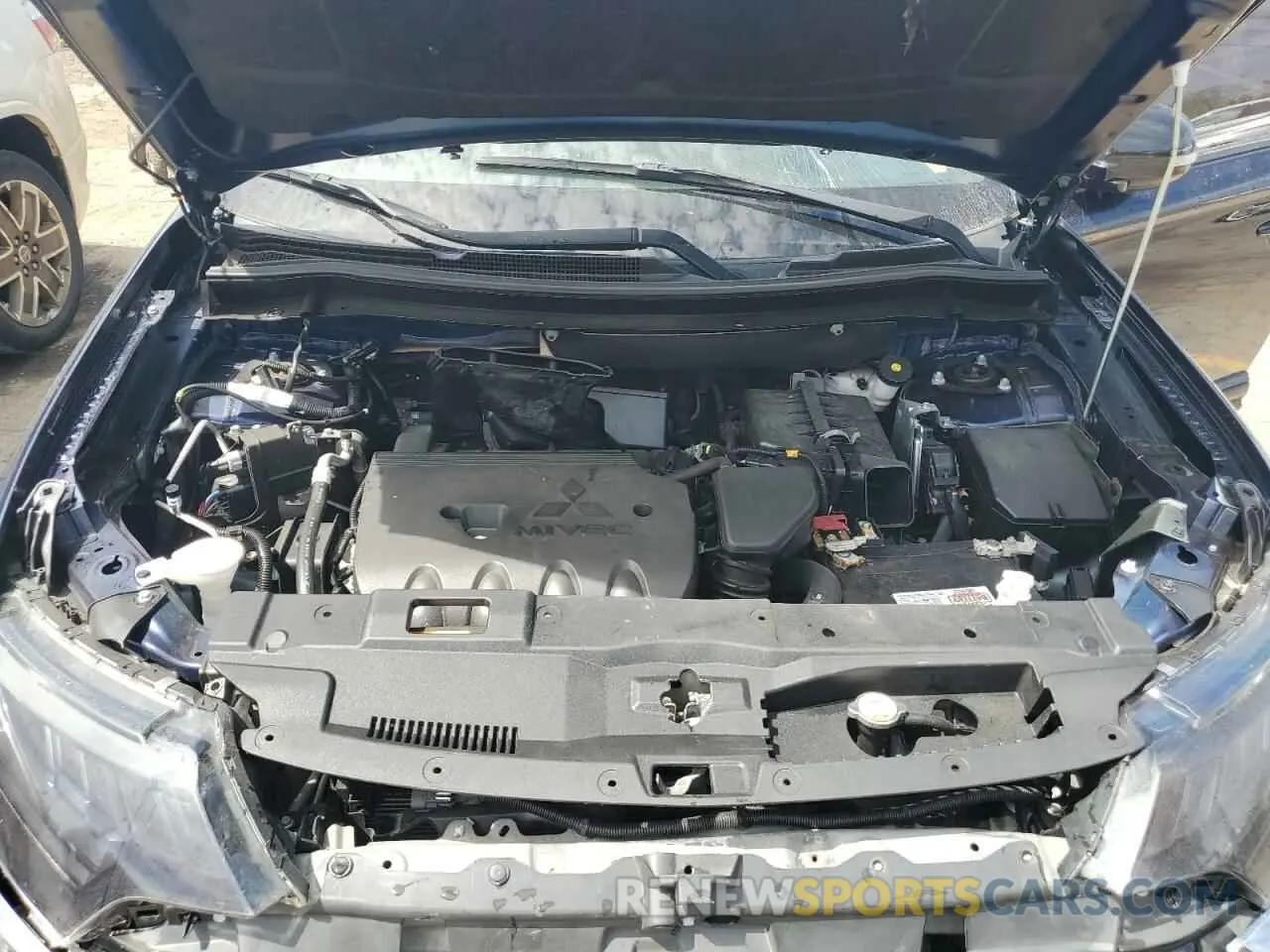 12 fotografías del automóvil dañado JA4AZ3A33LZ040846 MITSUBISHI OUTLANDER 2020