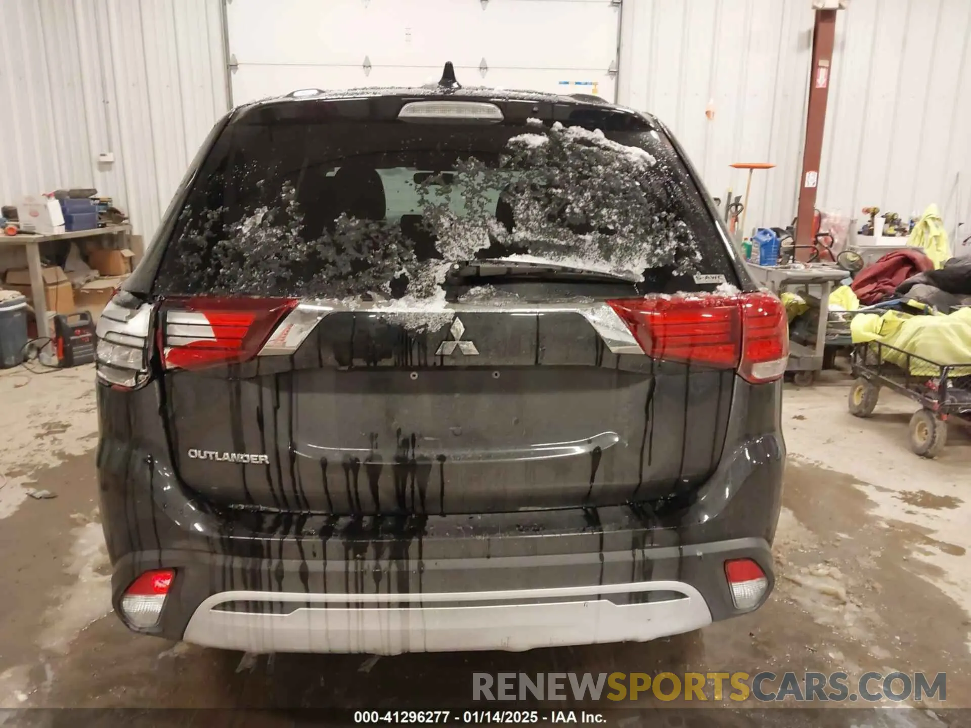 16 fotografías del automóvil dañado JA4AZ3A33LZ048610 MITSUBISHI OUTLANDER 2020