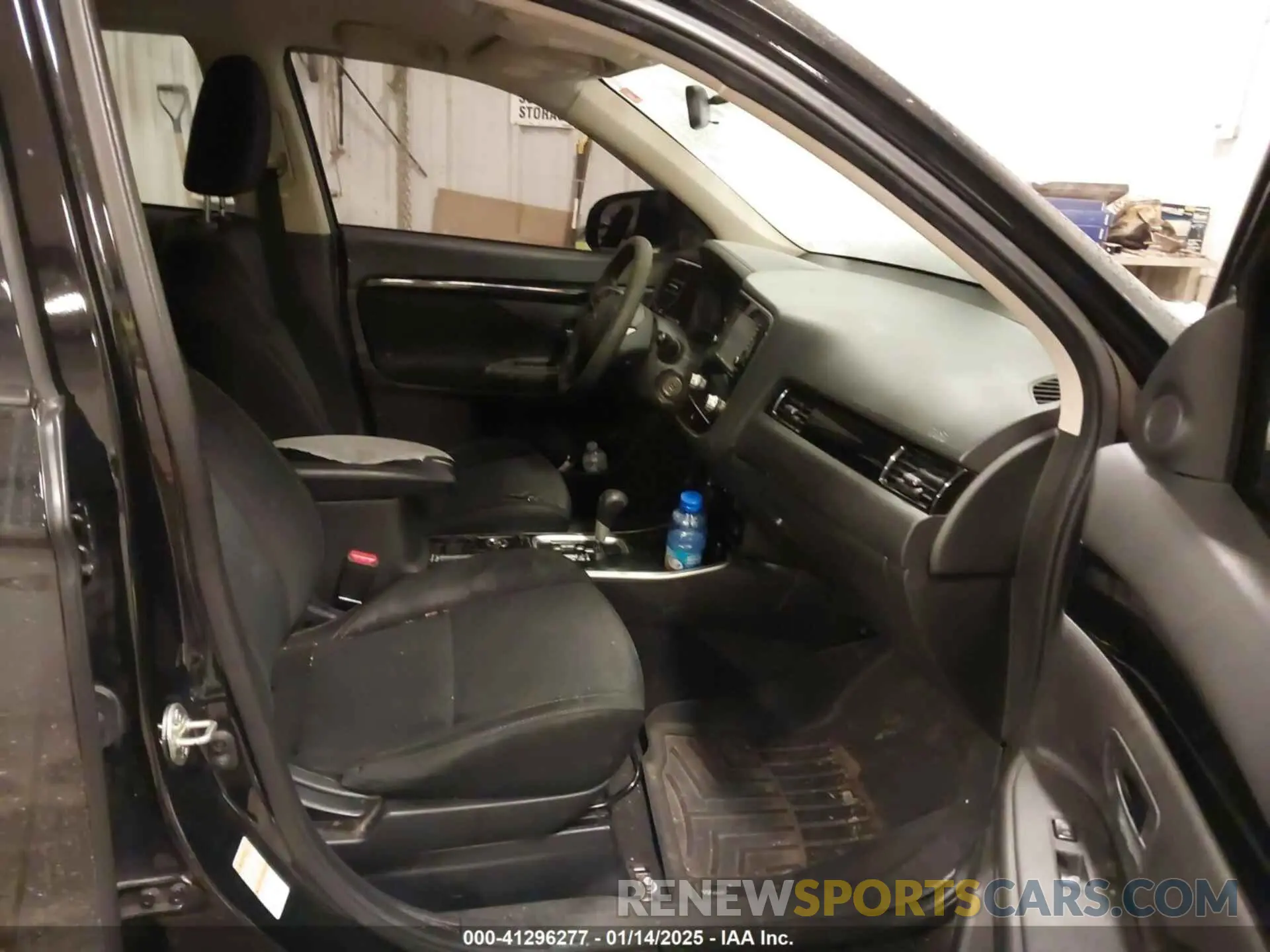5 fotografías del automóvil dañado JA4AZ3A33LZ048610 MITSUBISHI OUTLANDER 2020