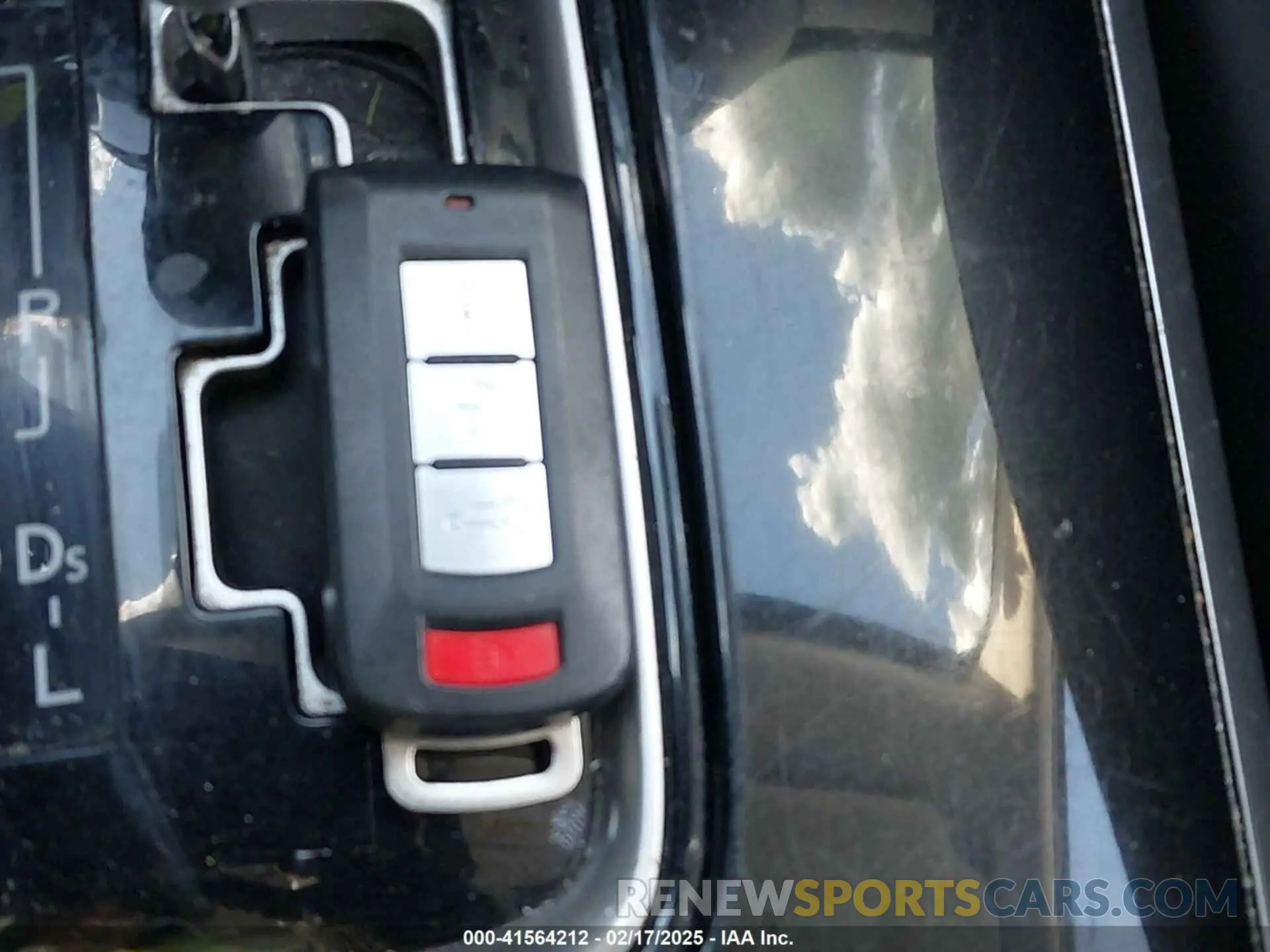11 fotografías del automóvil dañado JA4AZ3A34LZ027233 MITSUBISHI OUTLANDER 2020