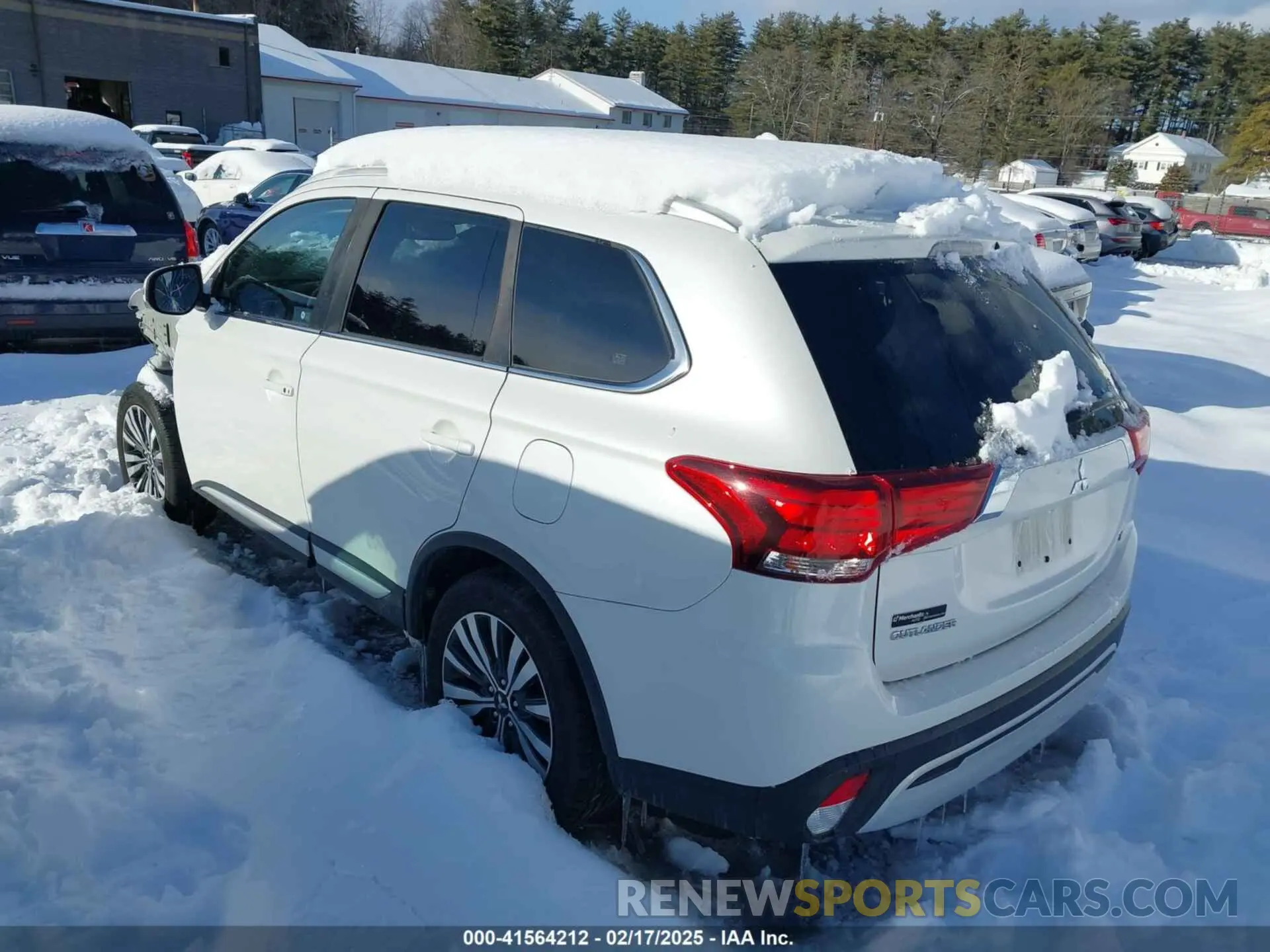 3 fotografías del automóvil dañado JA4AZ3A34LZ027233 MITSUBISHI OUTLANDER 2020