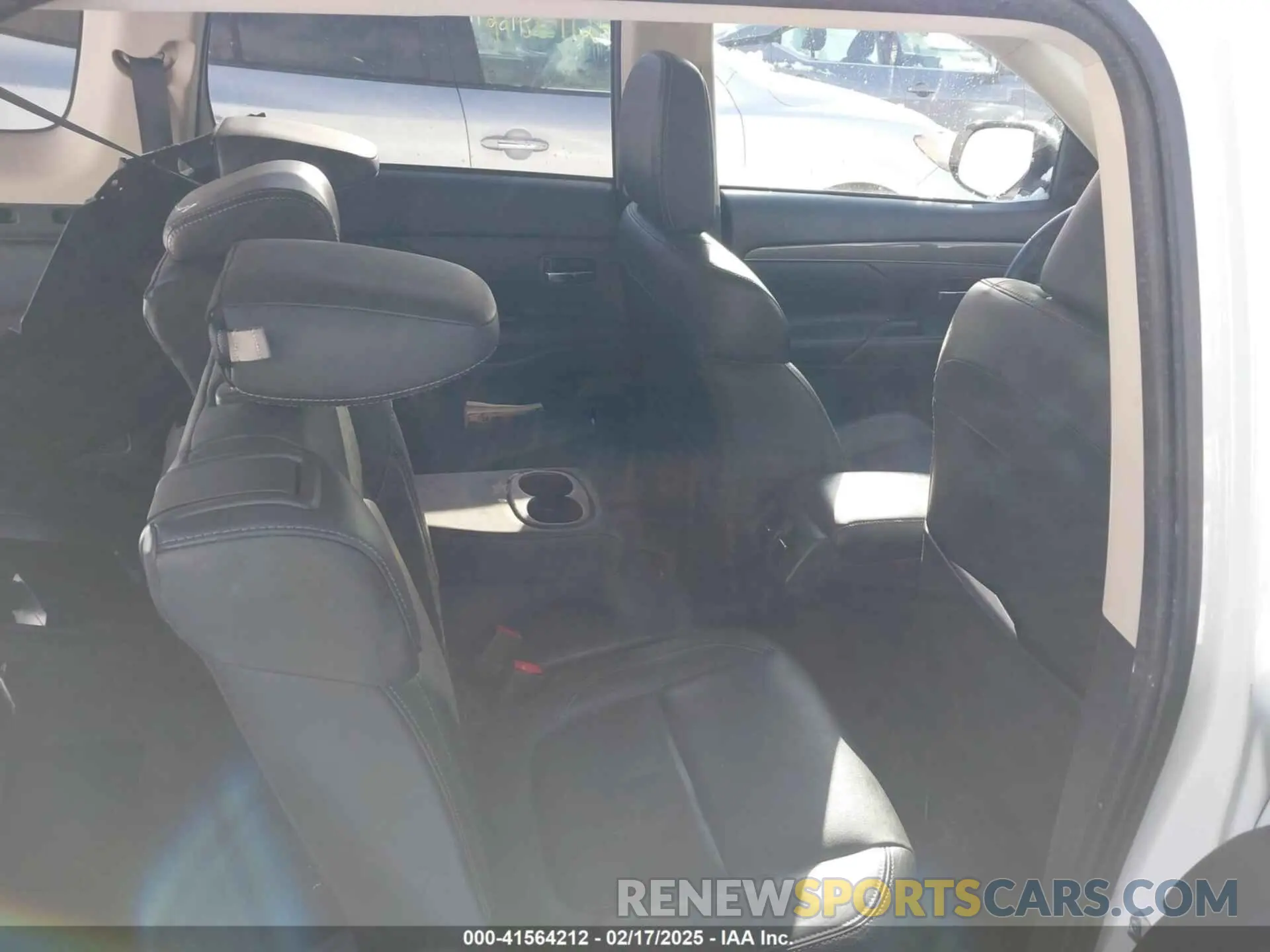 5 fotografías del automóvil dañado JA4AZ3A34LZ027233 MITSUBISHI OUTLANDER 2020