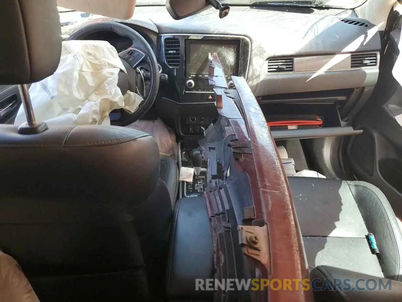 8 fotografías del automóvil dañado JA4AZ3A36LZ019229 MITSUBISHI OUTLANDER 2020