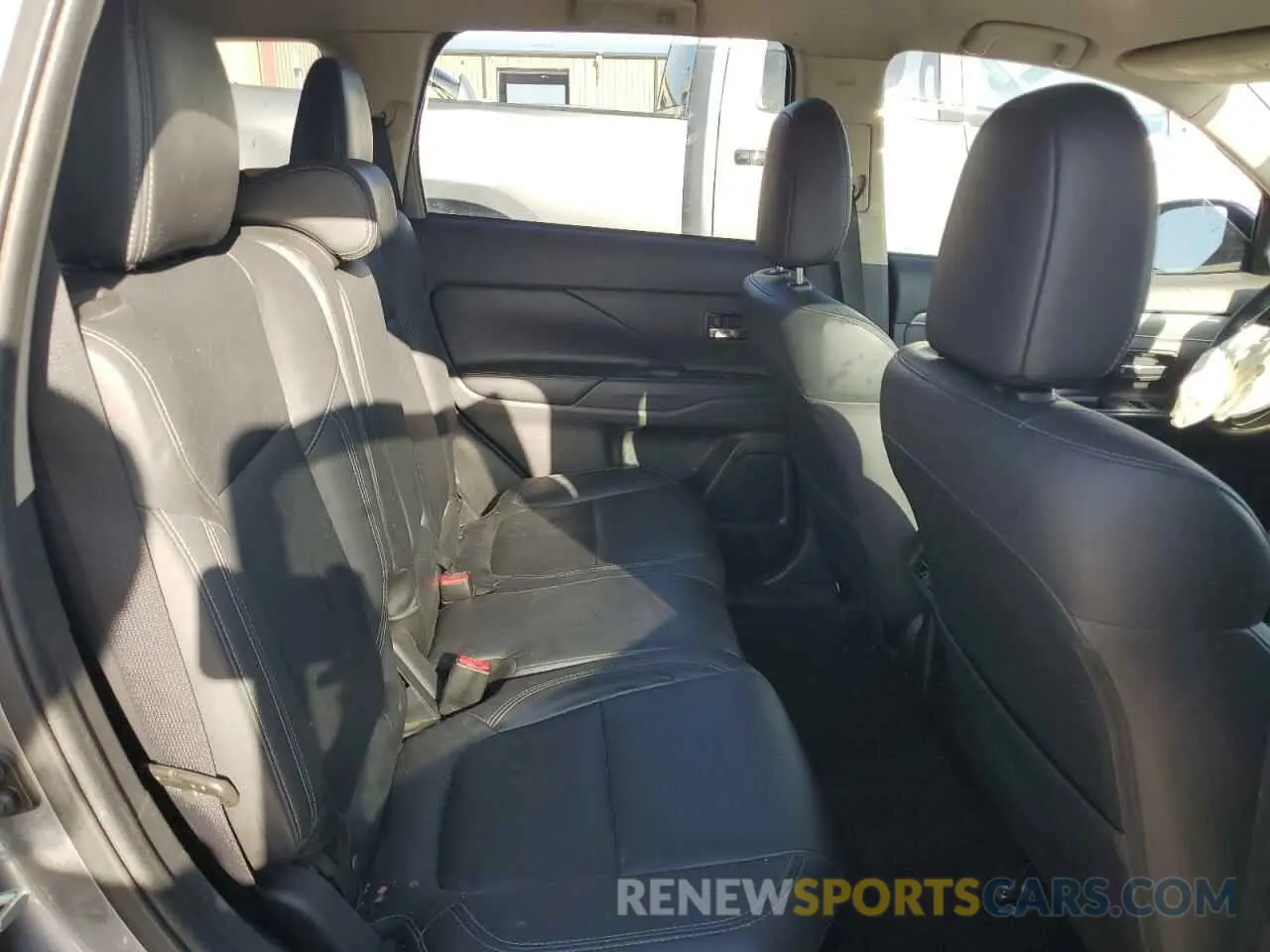 11 fotografías del automóvil dañado JA4AZ3A36LZ023555 MITSUBISHI OUTLANDER 2020