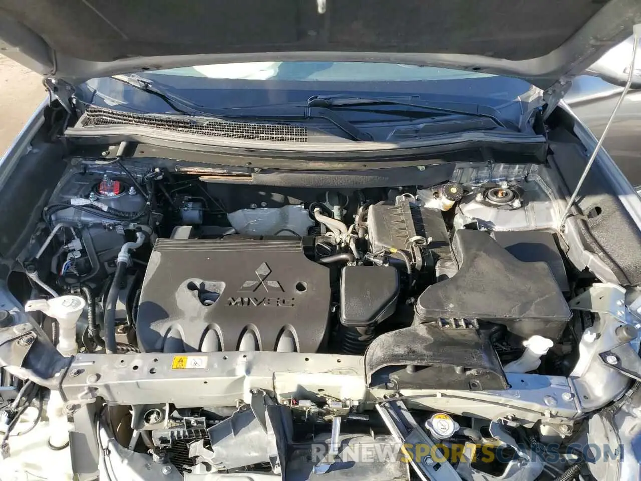 12 fotografías del automóvil dañado JA4AZ3A36LZ023555 MITSUBISHI OUTLANDER 2020