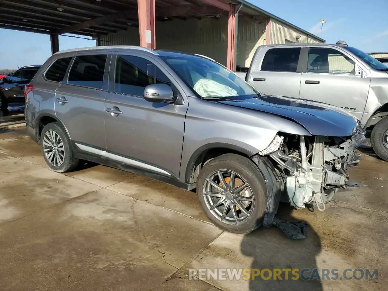 4 fotografías del automóvil dañado JA4AZ3A36LZ023555 MITSUBISHI OUTLANDER 2020