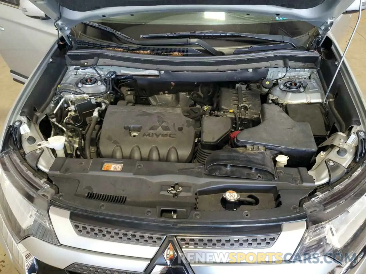 12 fotografías del automóvil dañado JA4AZ3A36LZ030649 MITSUBISHI OUTLANDER 2020